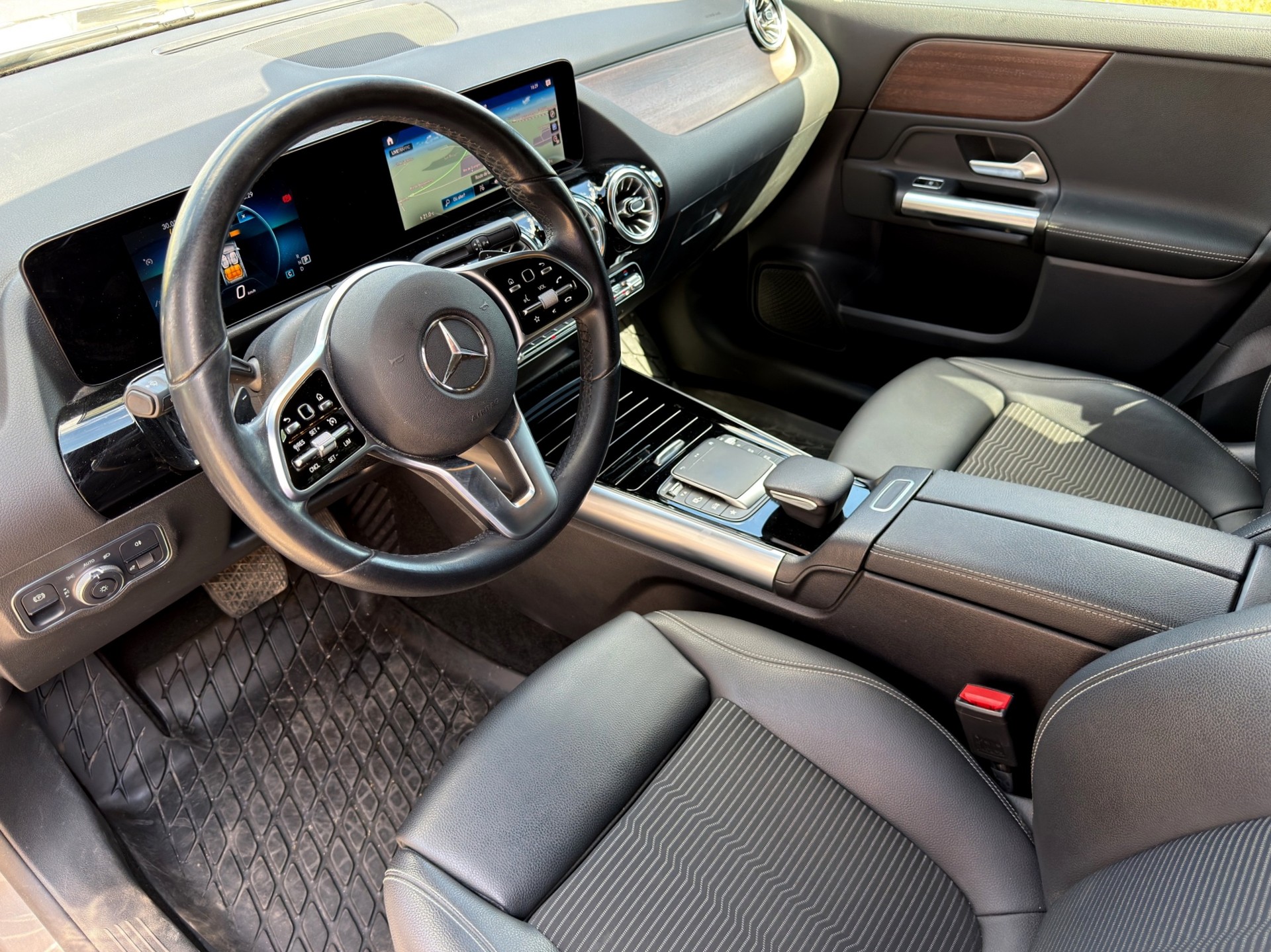 MERCEDES-BENZ GLA 200 4Matic Progressive 8G-DCT-image-11