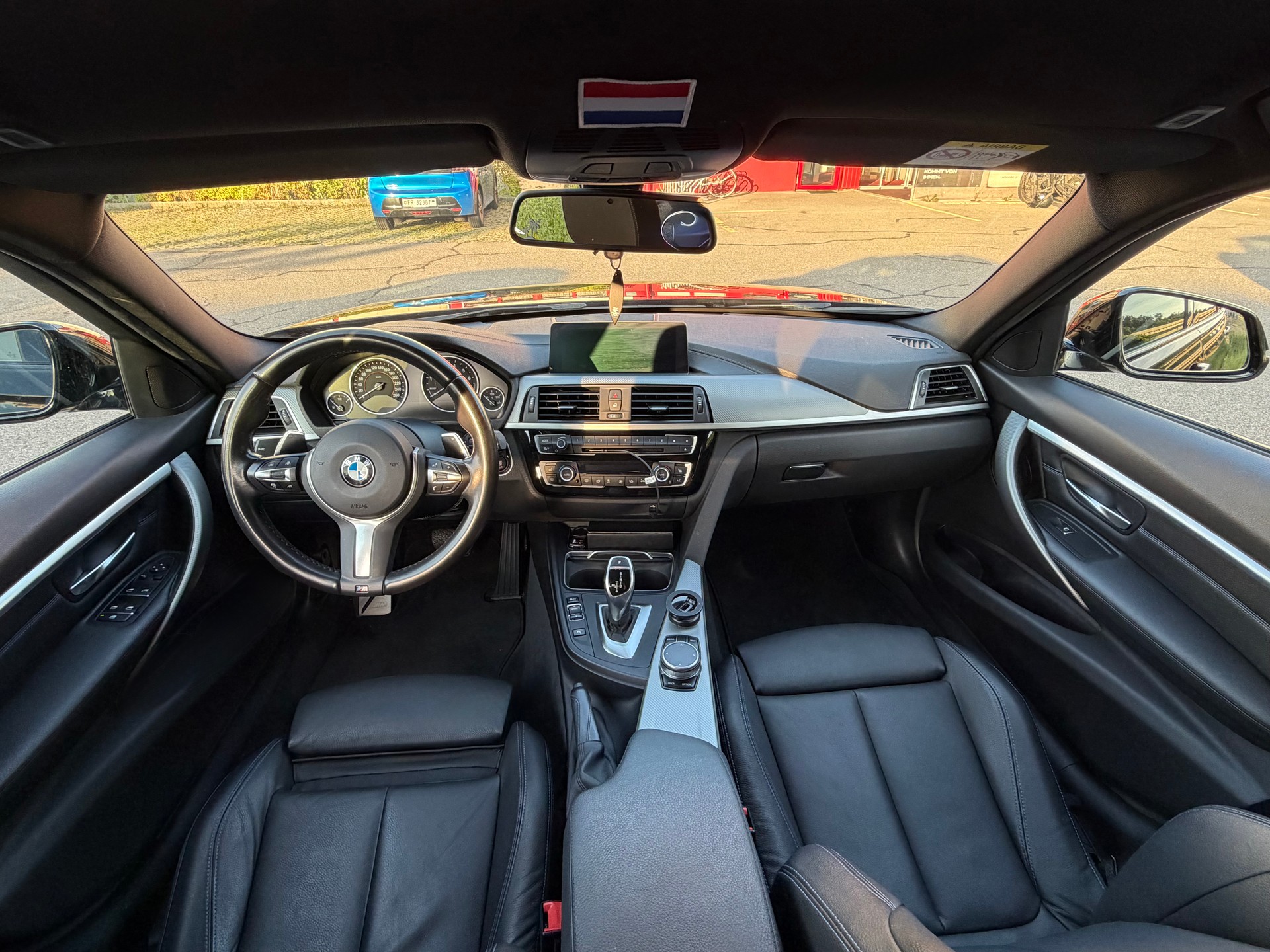 BMW 340i xDrive-image-4