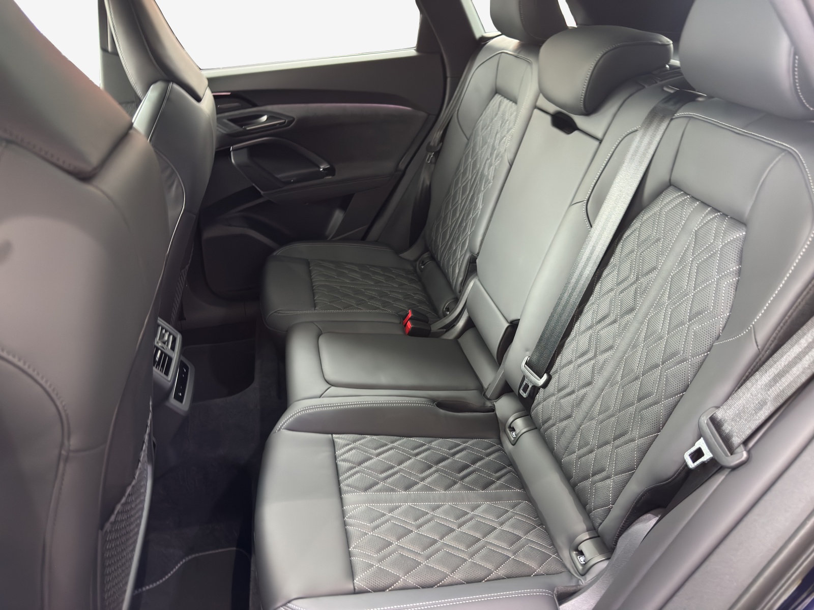 AUDI SQ5 TFSI quattro S-tronic-image-12