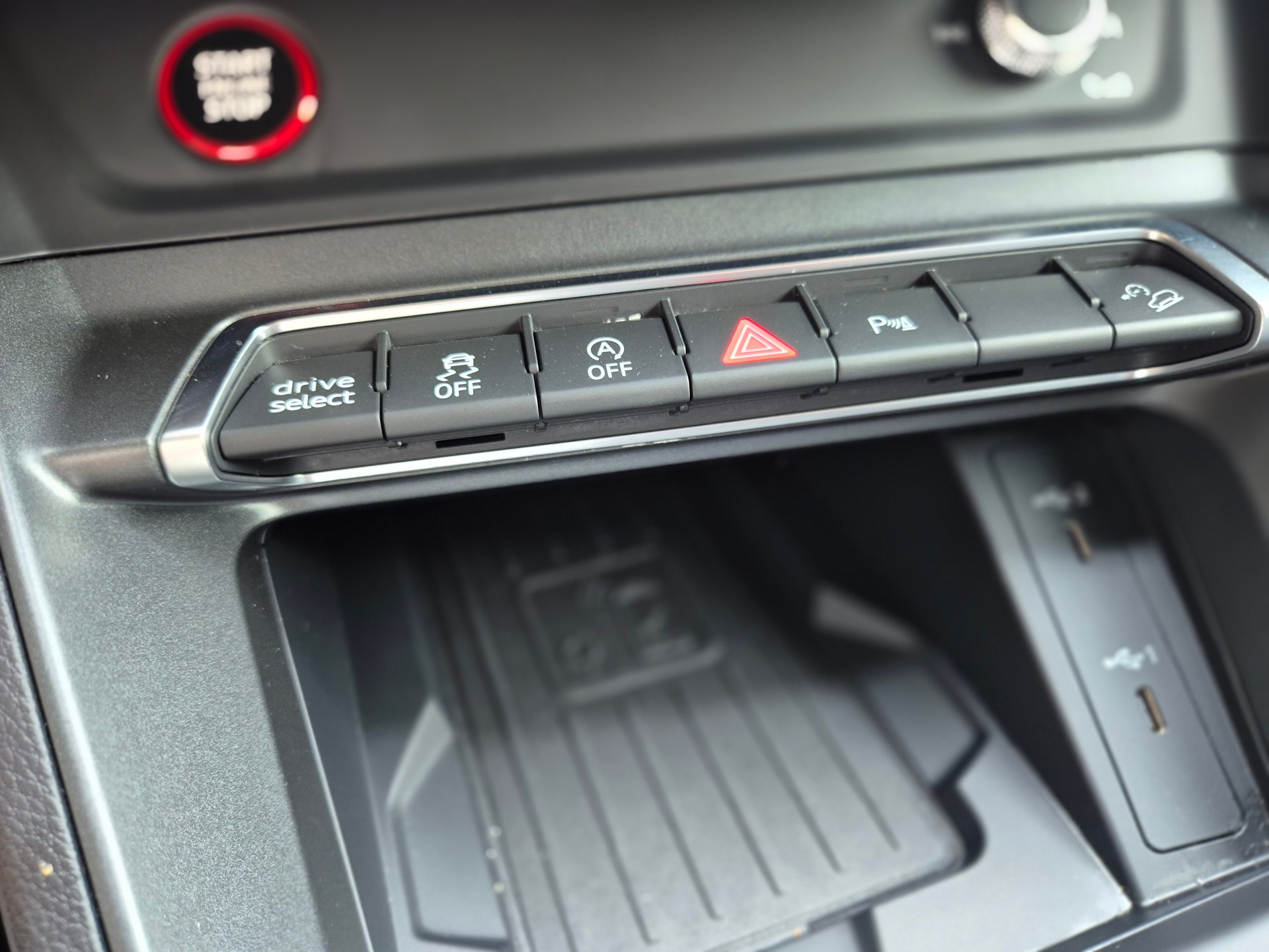 AUDI RS Q3 Sportback quattro S tronic-image-17