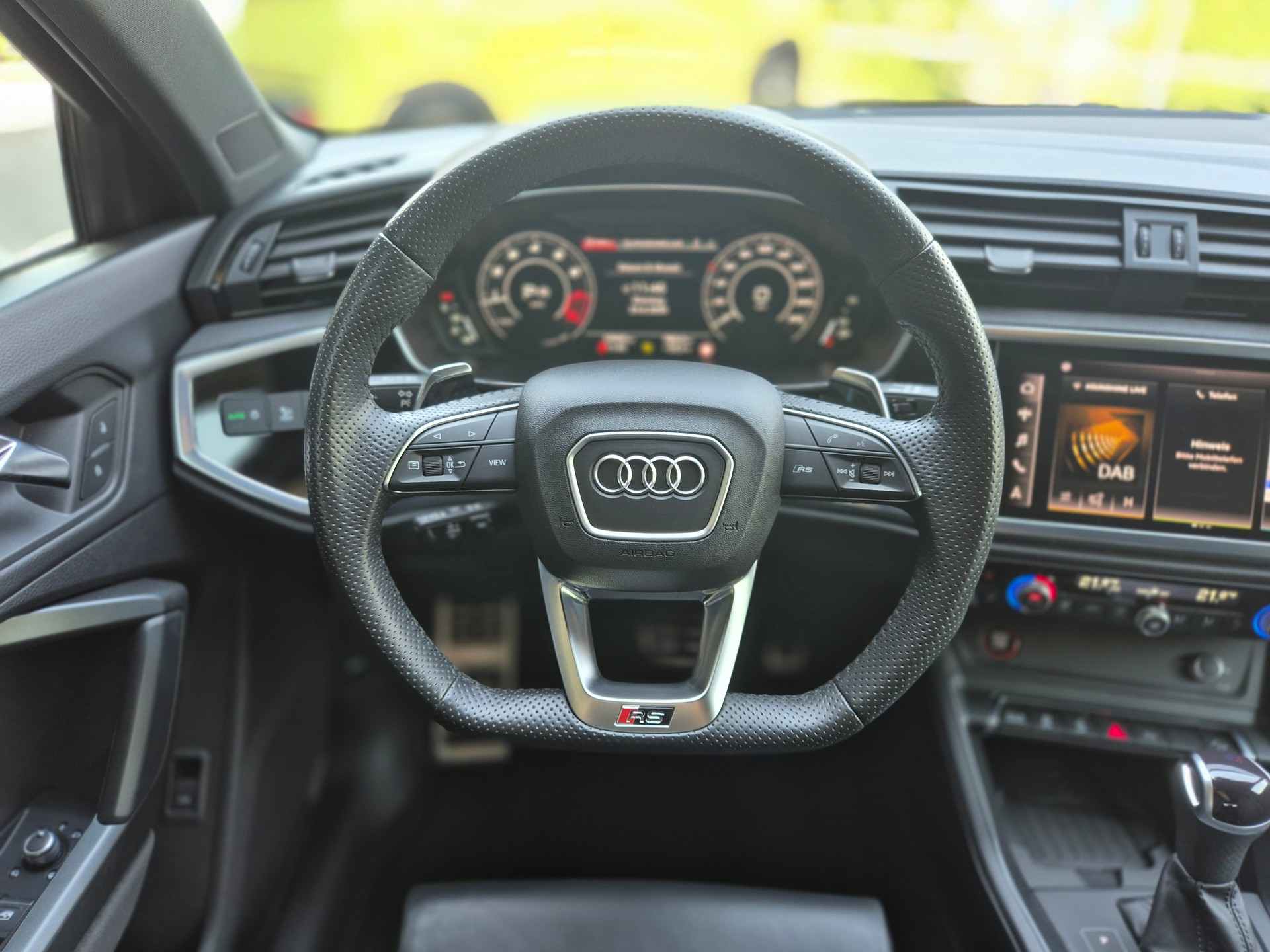 AUDI RS Q3 Sportback quattro S tronic-image-13