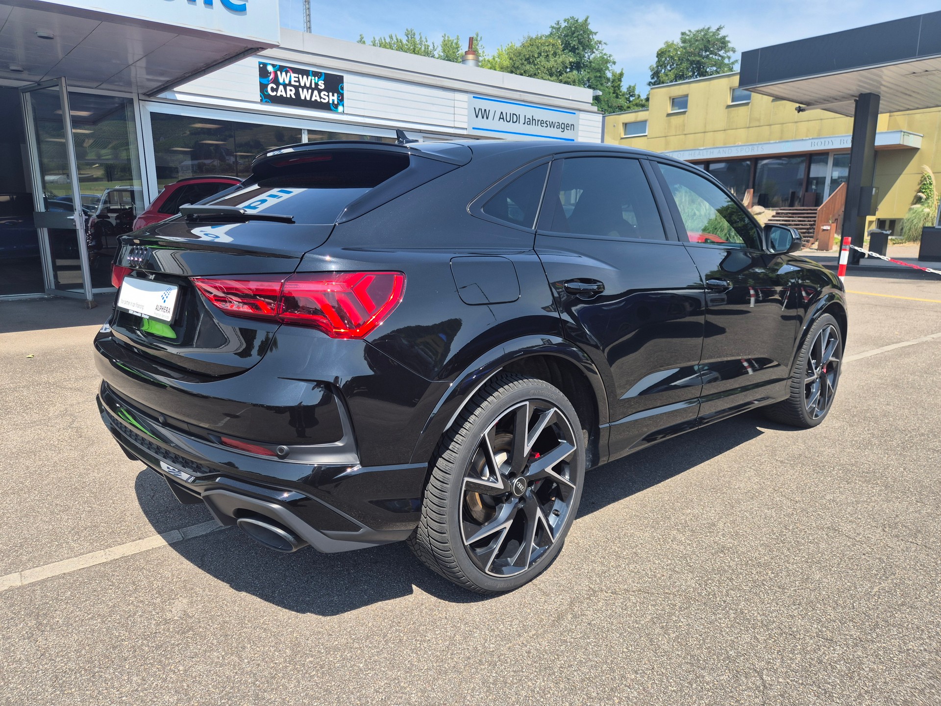 AUDI RS Q3 Sportback quattro S tronic-image-4