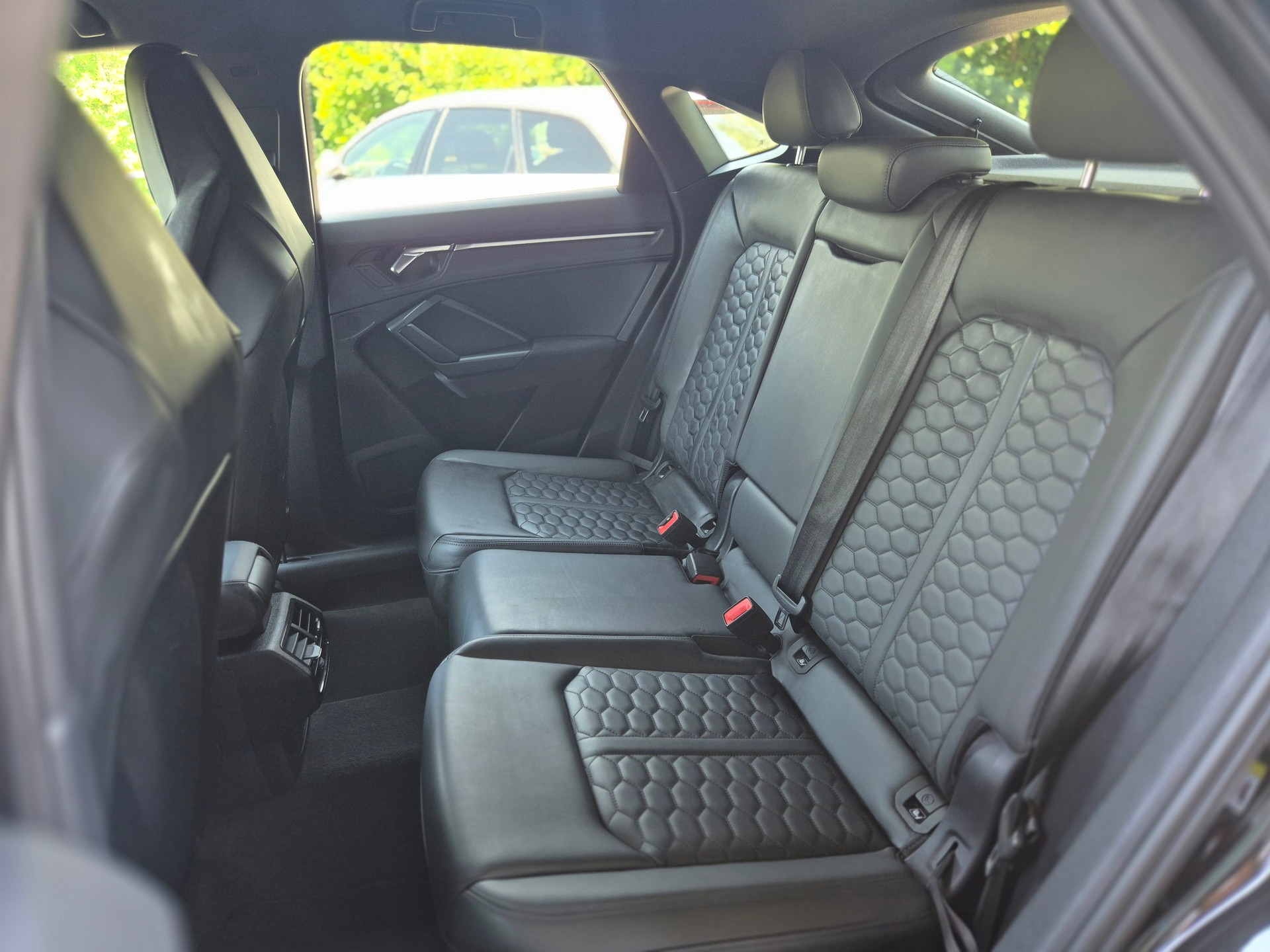 AUDI RS Q3 Sportback quattro S tronic-image-15