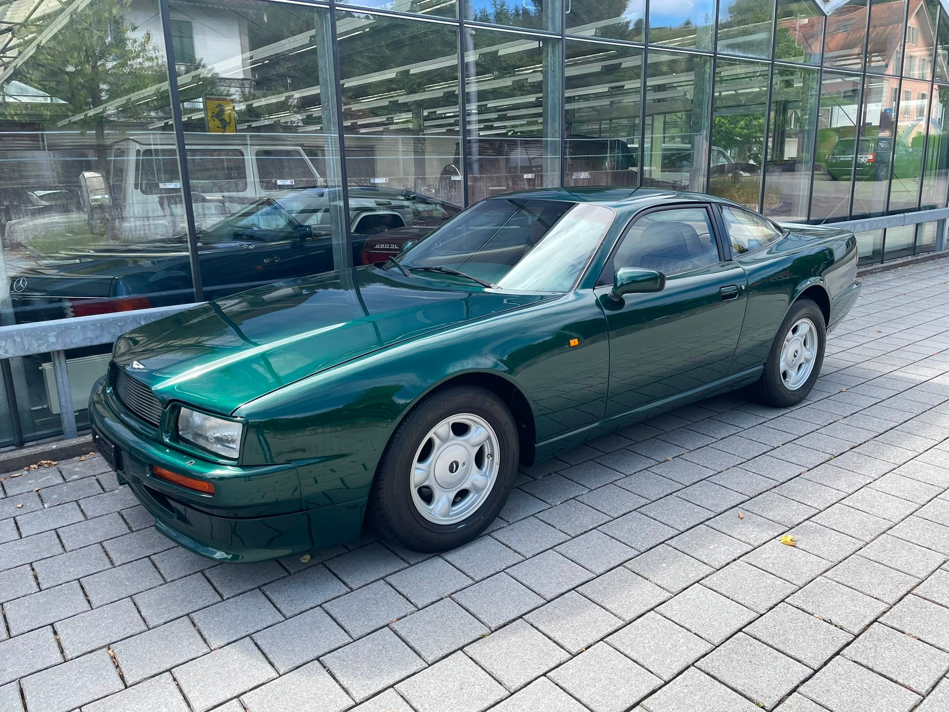 ASTON MARTIN Virage-image-3