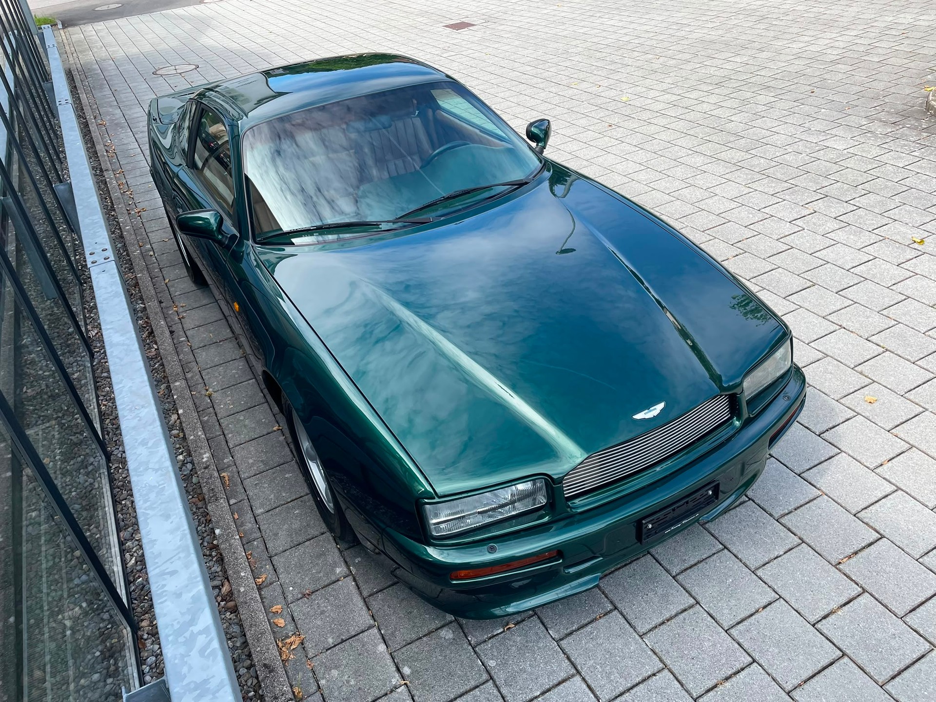 ASTON MARTIN Virage-image-6