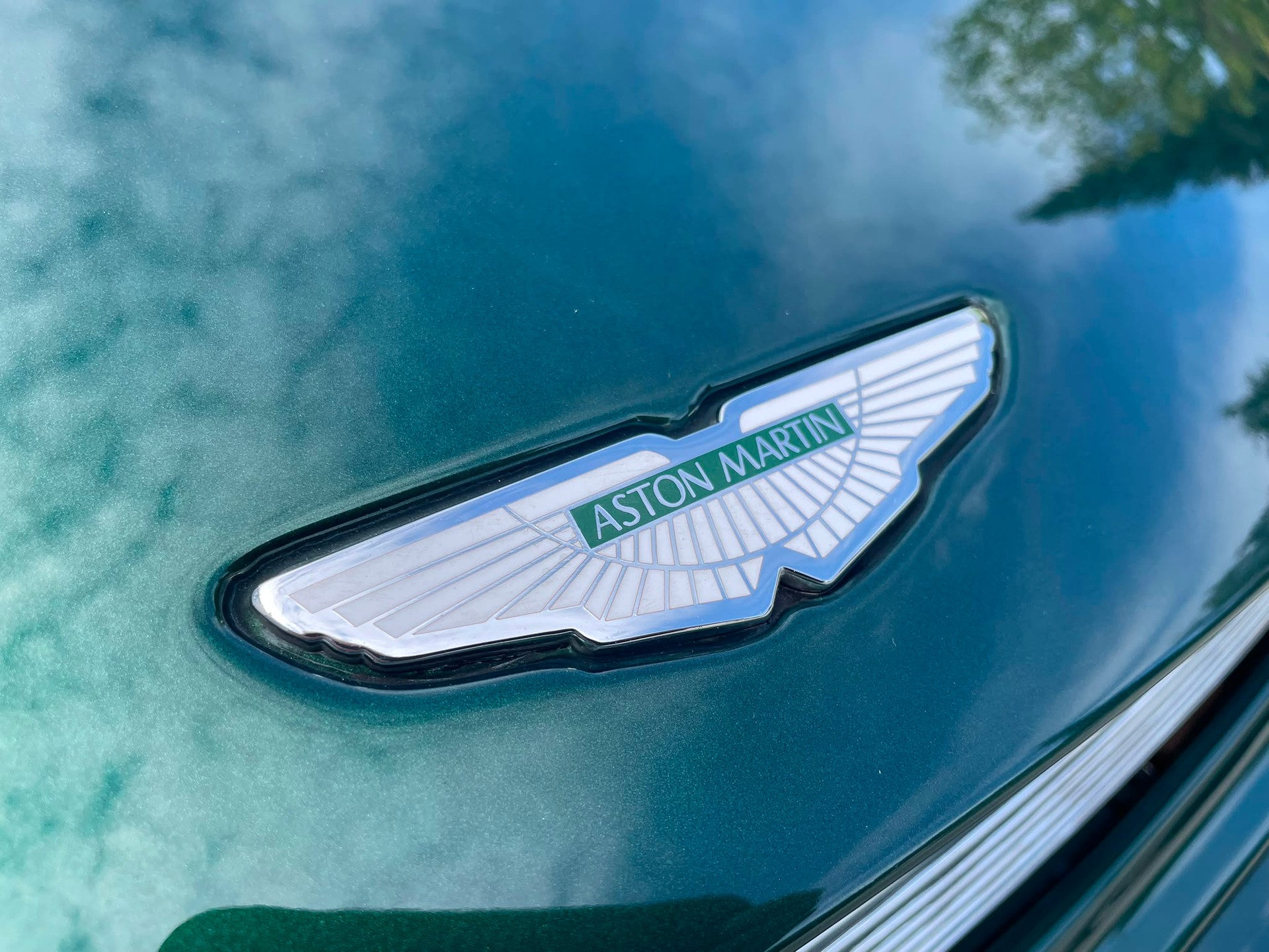 ASTON MARTIN Virage-image-14