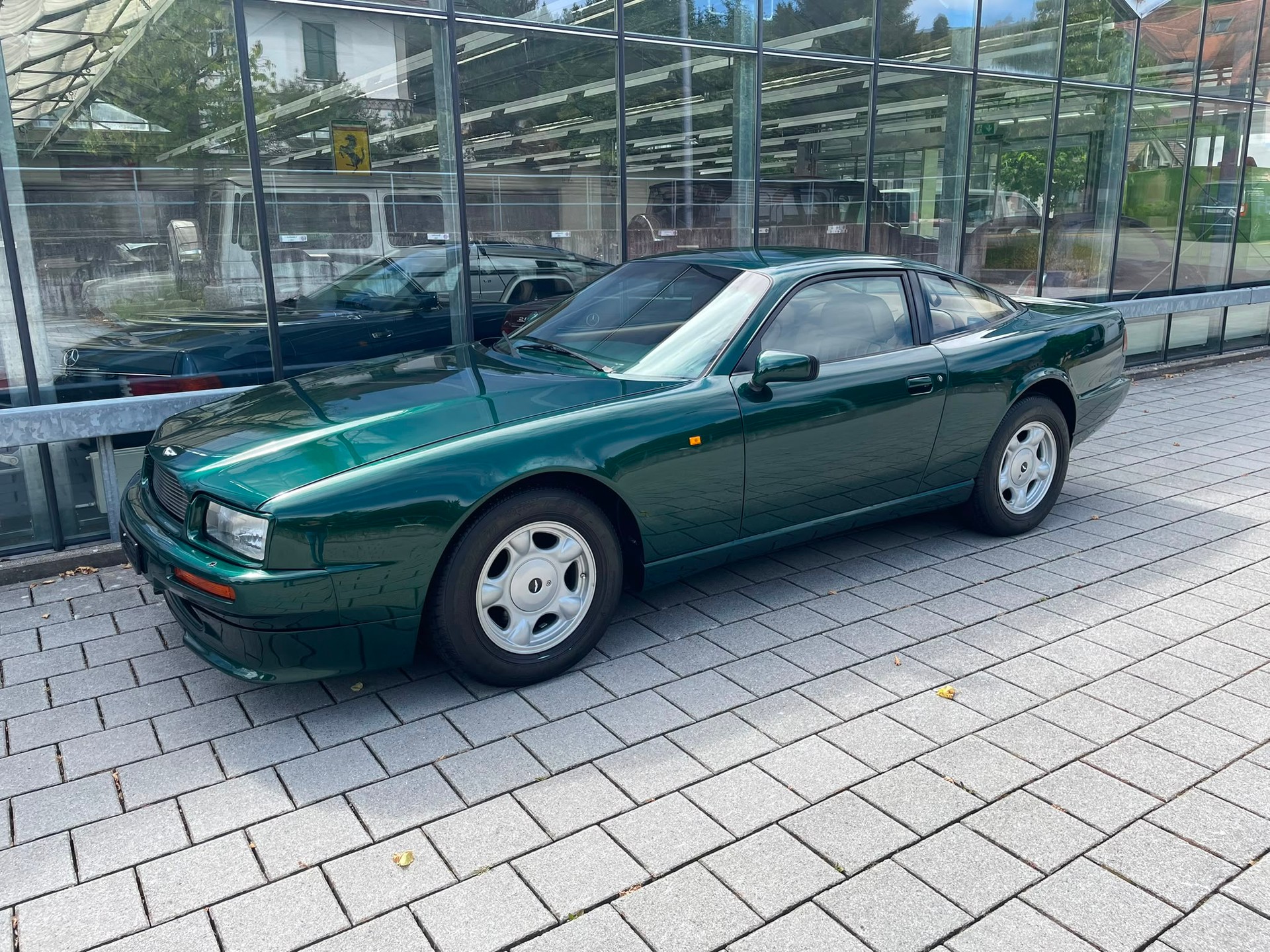 ASTON MARTIN Virage-image-2