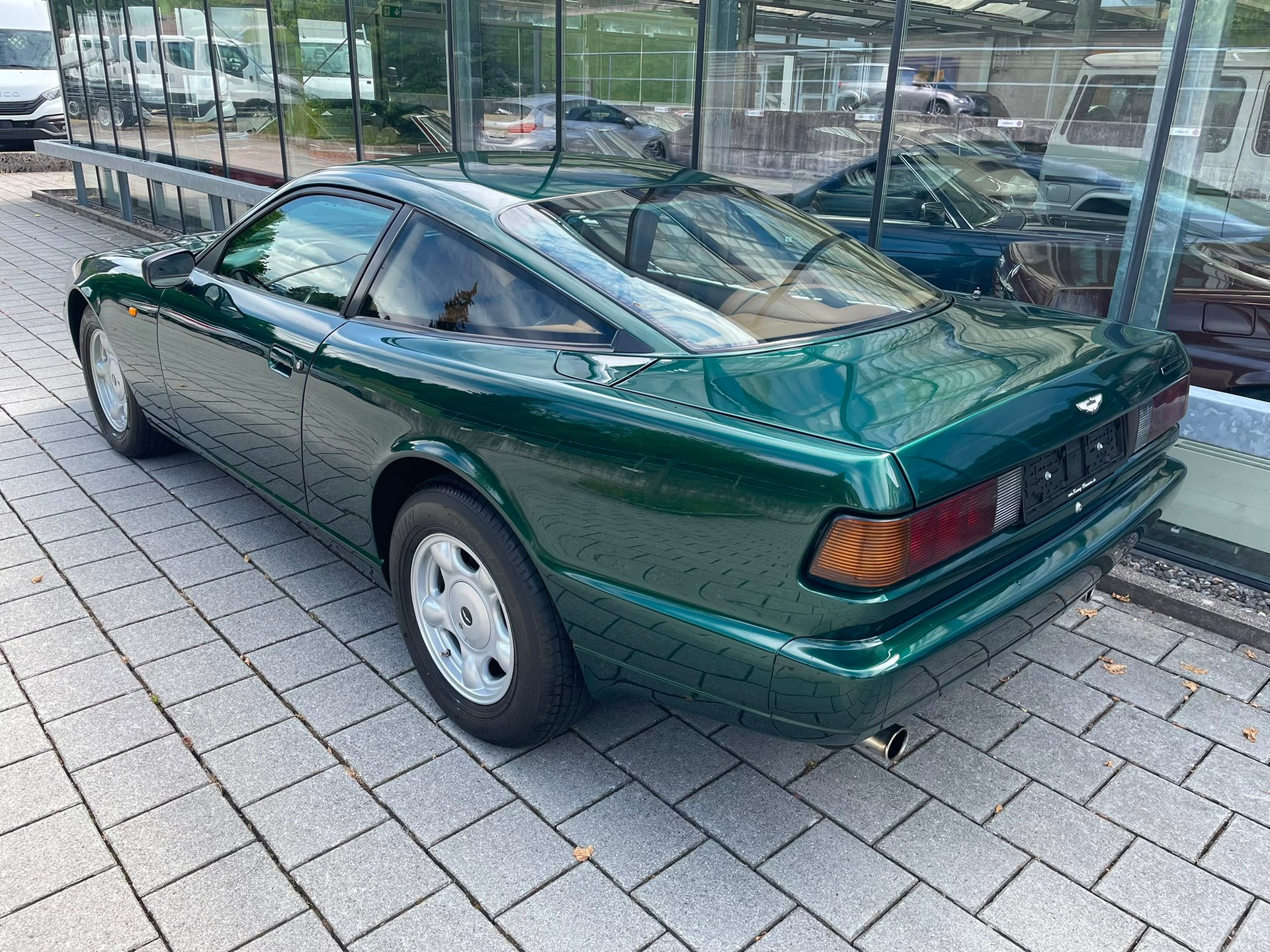 ASTON MARTIN Virage-image-5