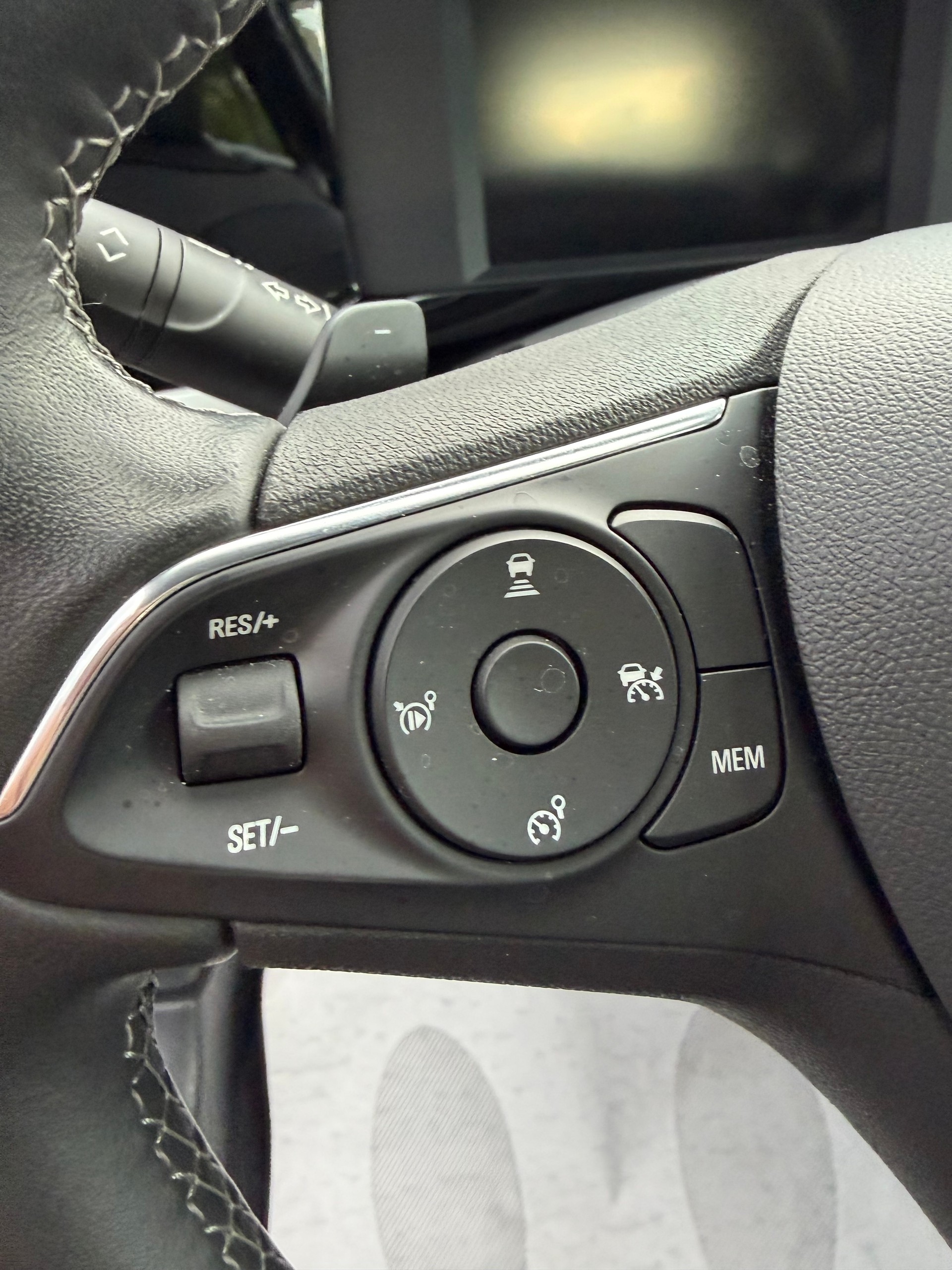 OPEL Mokka 1.2 Direct Injection Turbo Elegance Aut.-image-15