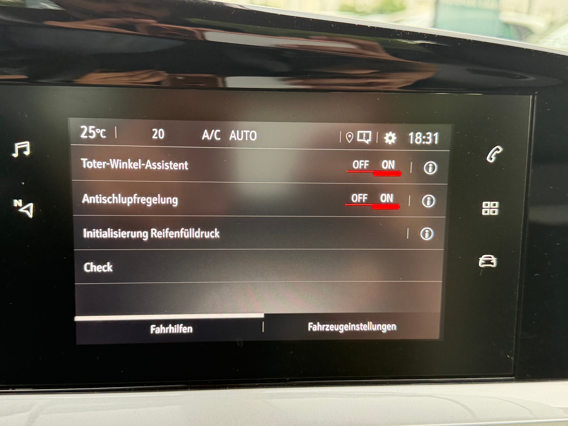 OPEL Mokka 1.2 Direct Injection Turbo Elegance Aut.-image-22