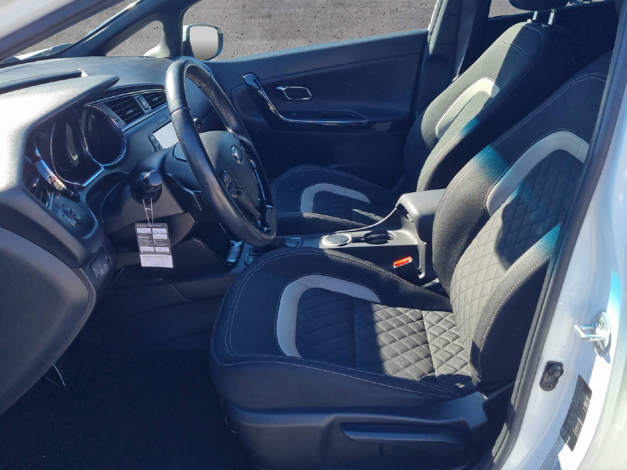 KIA Cee'd 1.6 CRDi Trend-image-4