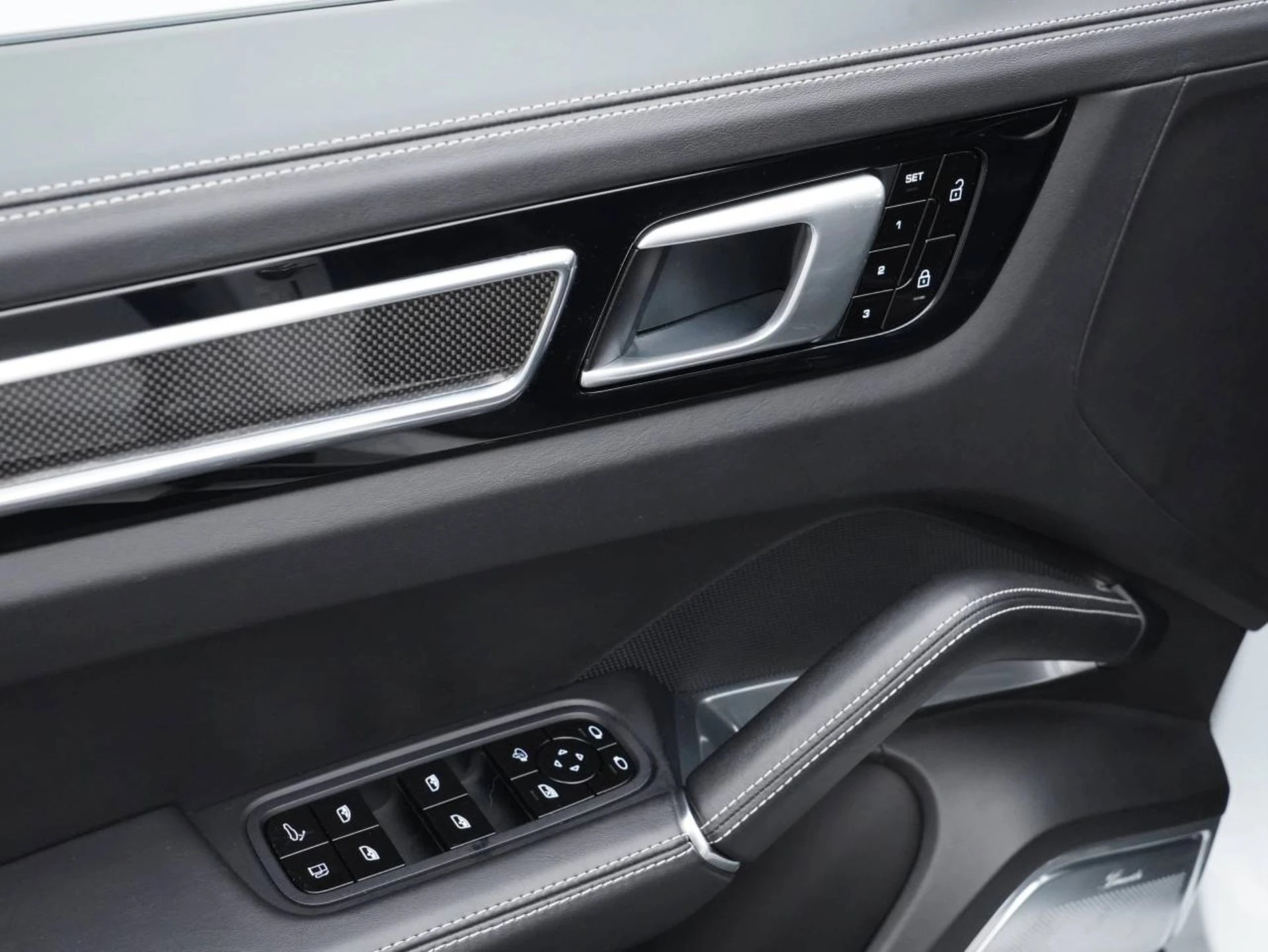 PORSCHE Turbo S E-Hybrid Coupé (neue Hochvolt-Batterie 11/25)-image-6