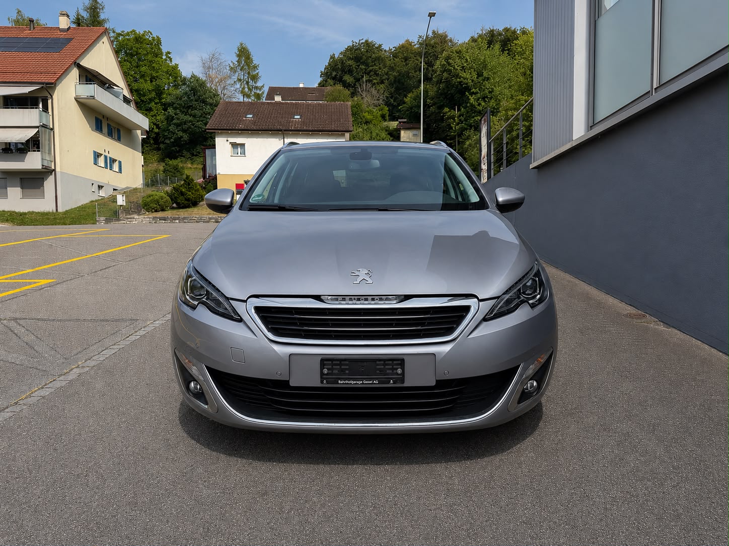 PEUGEOT 308 SW 1.2 THP Féline Automatic-image-5