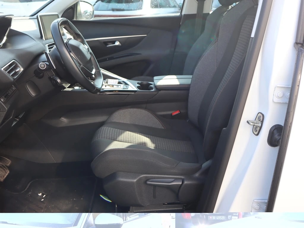 PEUGEOT 5008 1.5 BlueHDi Business Line EAT ** G.Navigation ** 5-Plätzer ** Ab MFK & Service **-image-9
