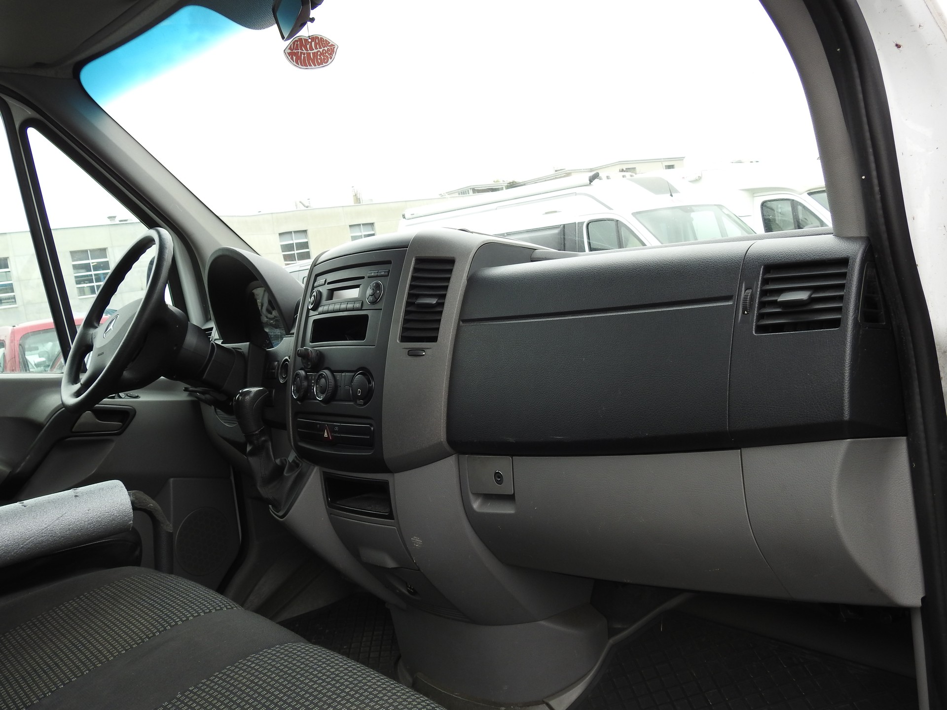 MERCEDES-BENZ Sprinter 315 CDI Standard-image-14
