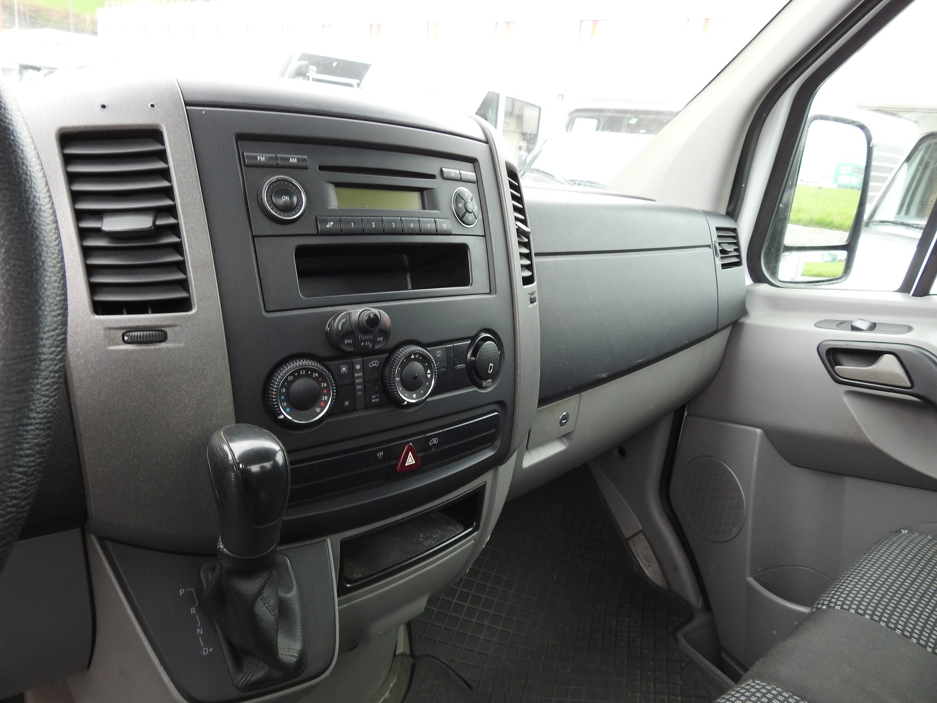 MERCEDES-BENZ Sprinter 315 CDI Standard-image-12