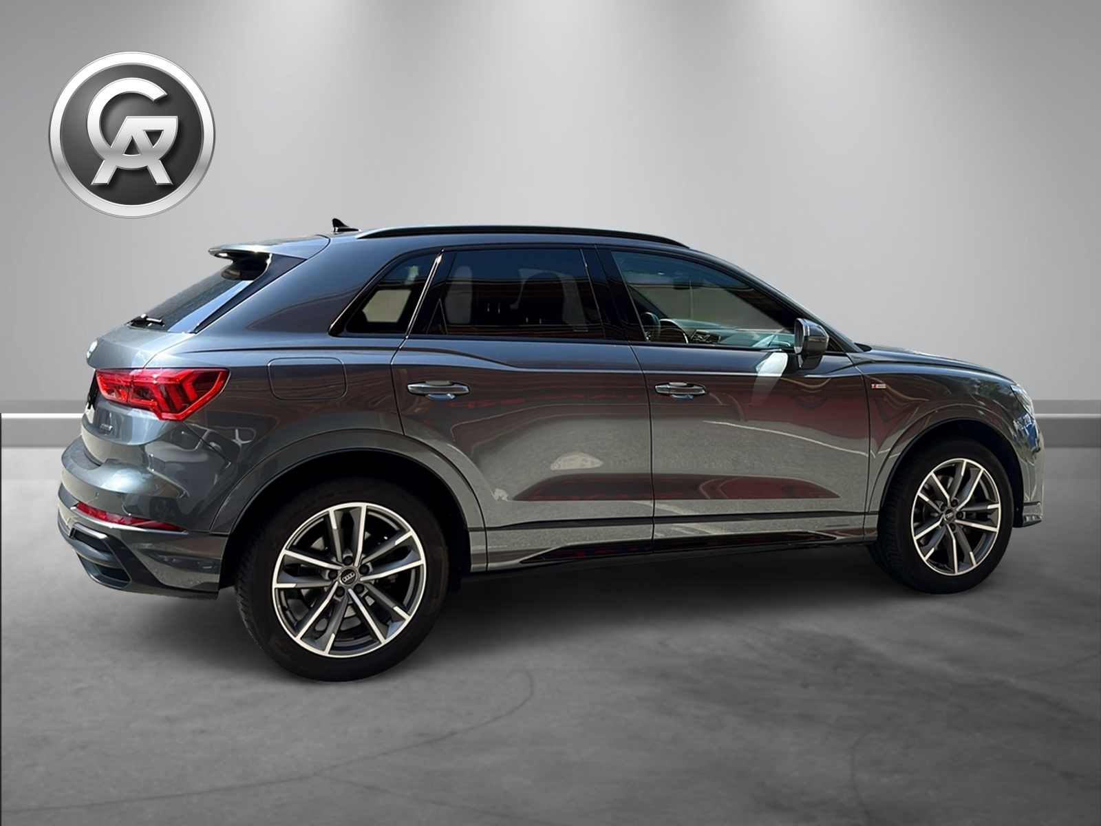 AUDI Q3 45 TFSI S line quattro S-tronic-image-2
