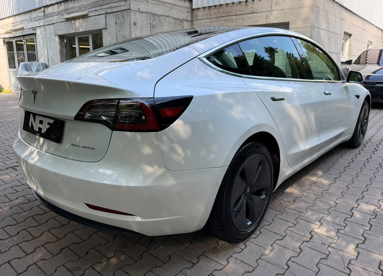 TESLA Model 3 Long Range Dual Motor AWD-image-4