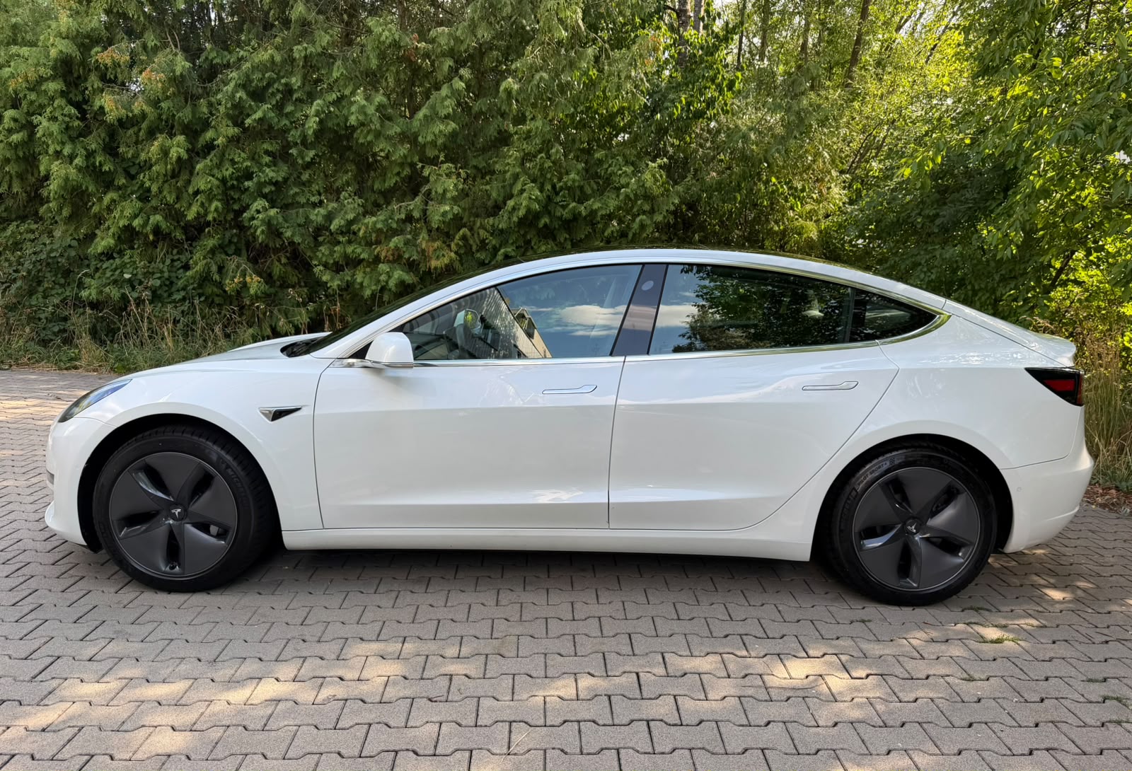 TESLA Model 3 Long Range Dual Motor AWD-image-1