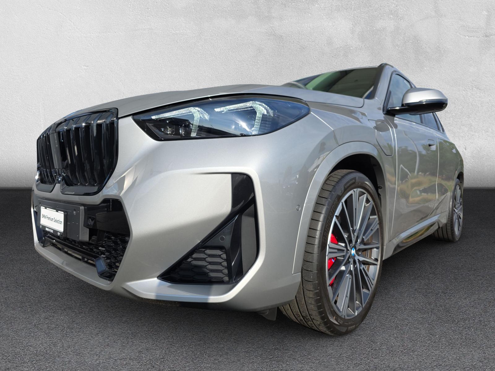 BMW X1 30e xDrive M Sport Pro (CH) AHK ** Spacesilber métallisé ** SoH à 99% **-image-9