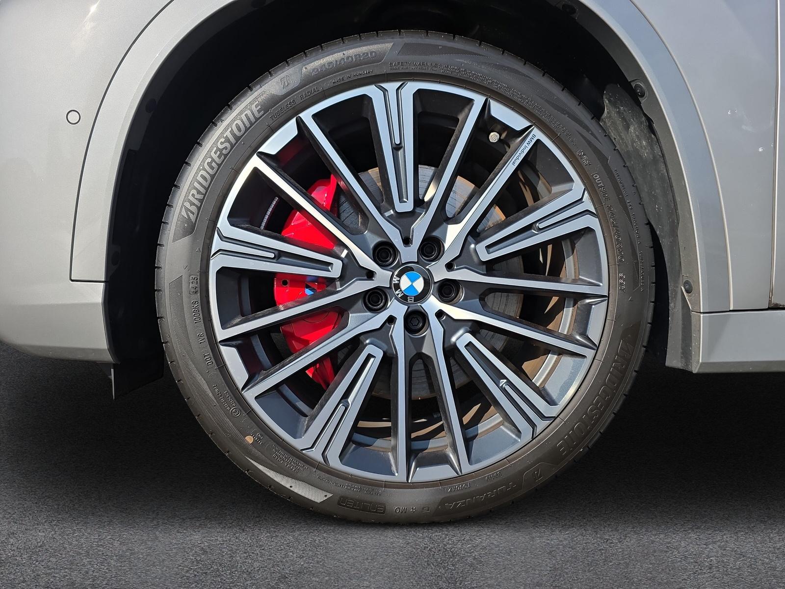 BMW X1 30e xDrive M Sport Pro (CH) AHK ** Spacesilber métallisé ** SoH à 99% **-image-10