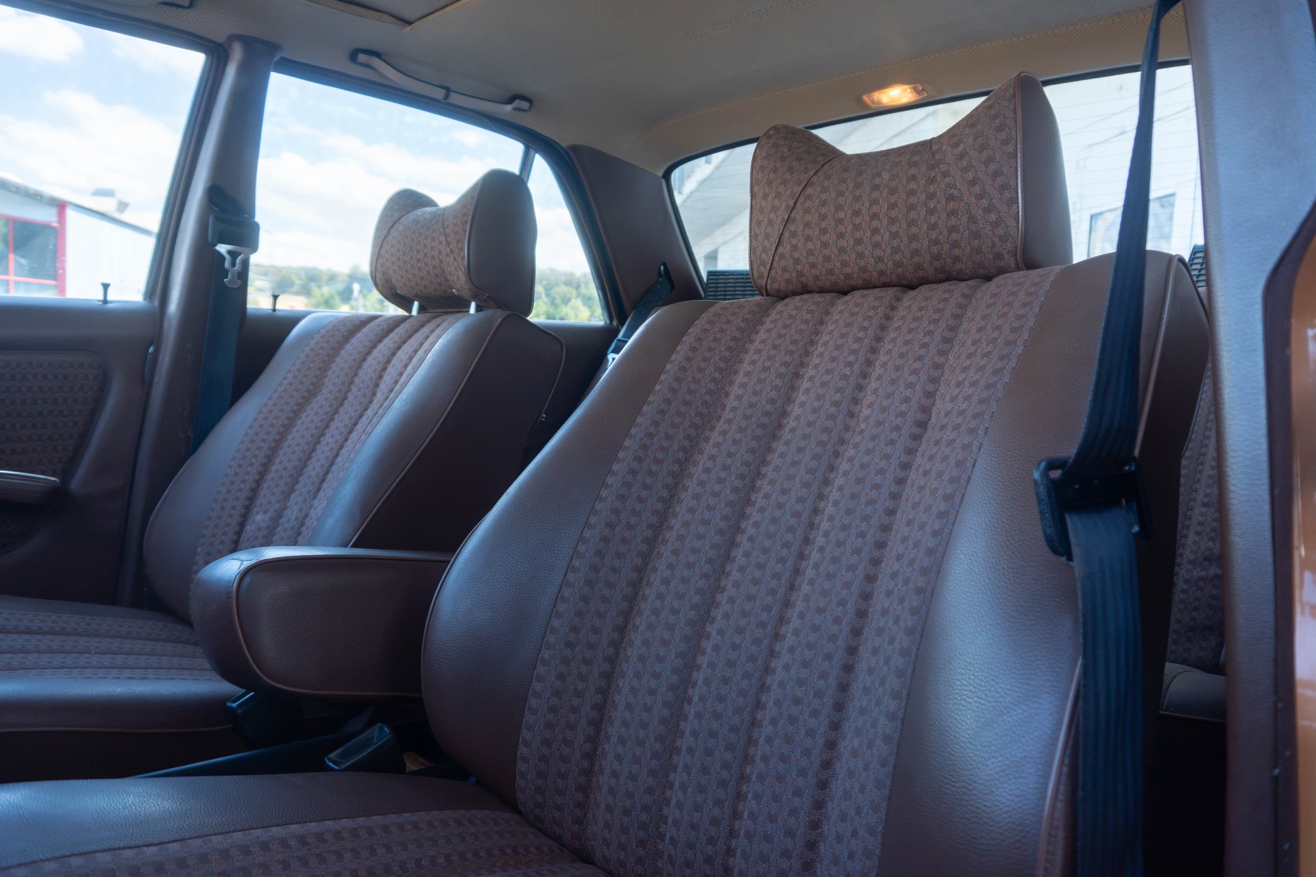 MERCEDES-BENZ 280 E Automatic-image-11