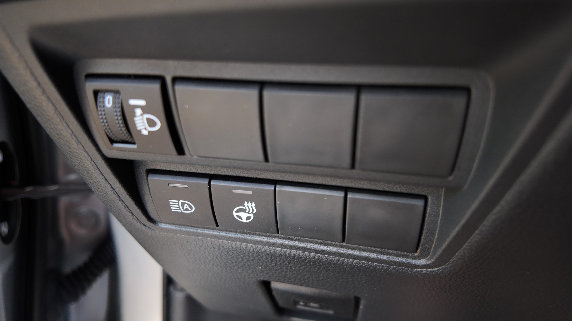 TOYOTA Yaris 1.5 Premium e-CVT-image-20