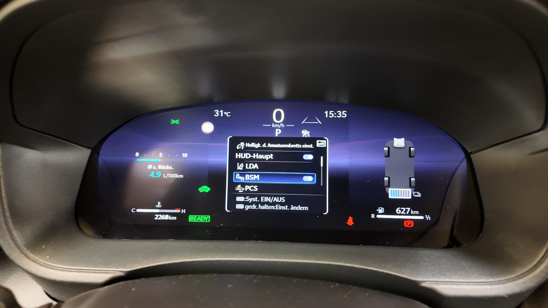TOYOTA Yaris 1.5 Premium e-CVT-image-27