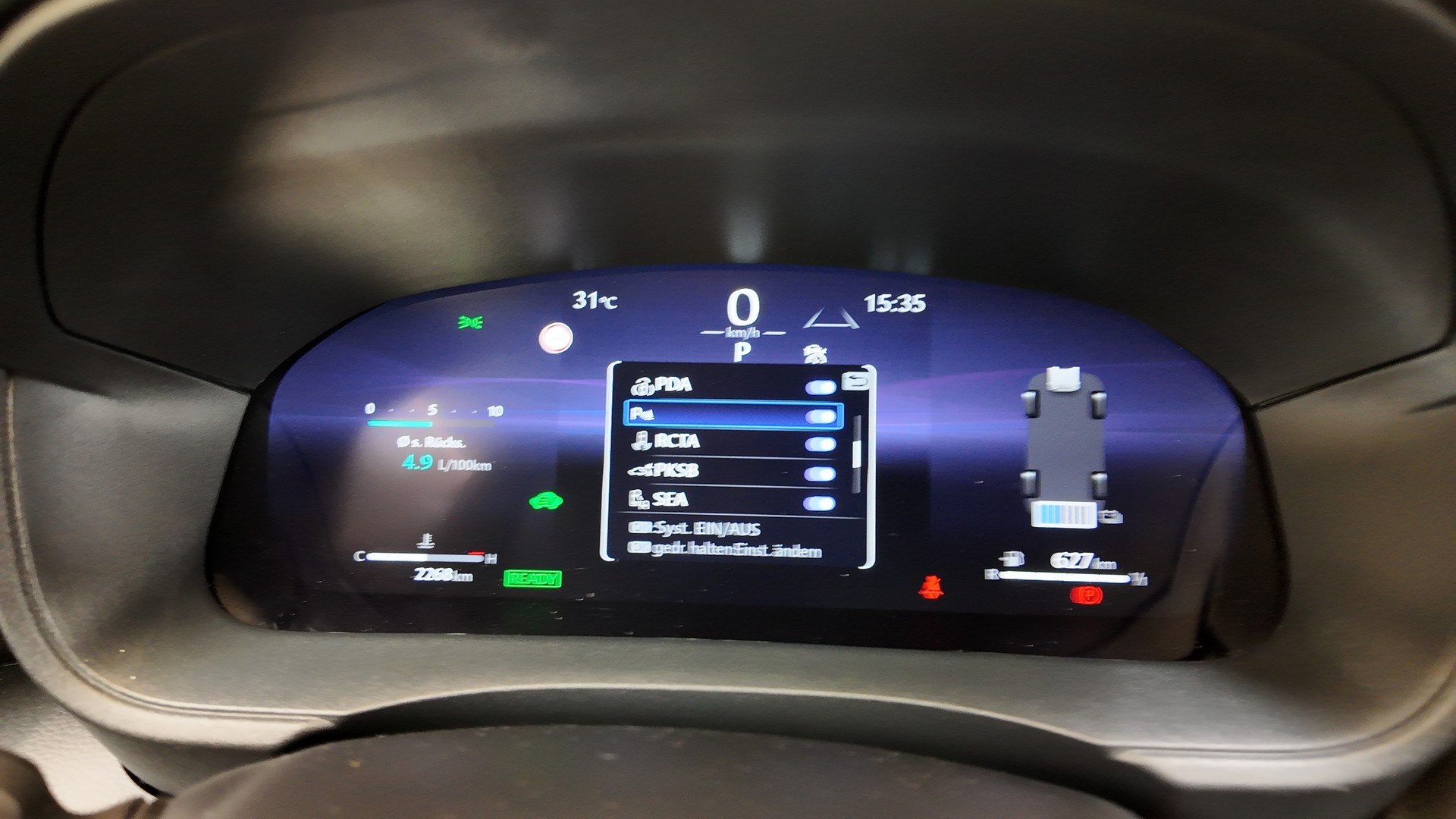 TOYOTA Yaris 1.5 Premium e-CVT-image-19