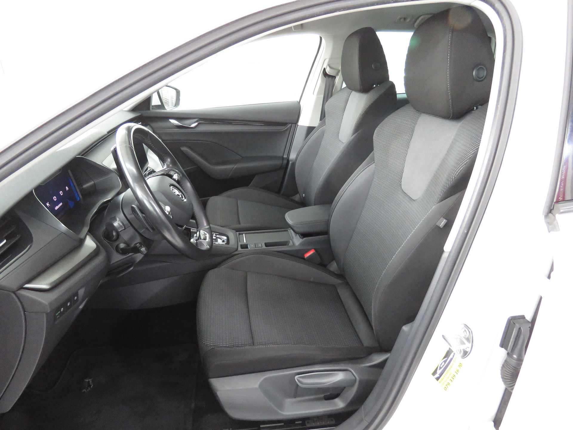 SKODA Octavia Combi 2.0 TDI DSG Ambition 4x4 (Automat, AHK 2.0 t)-image-8