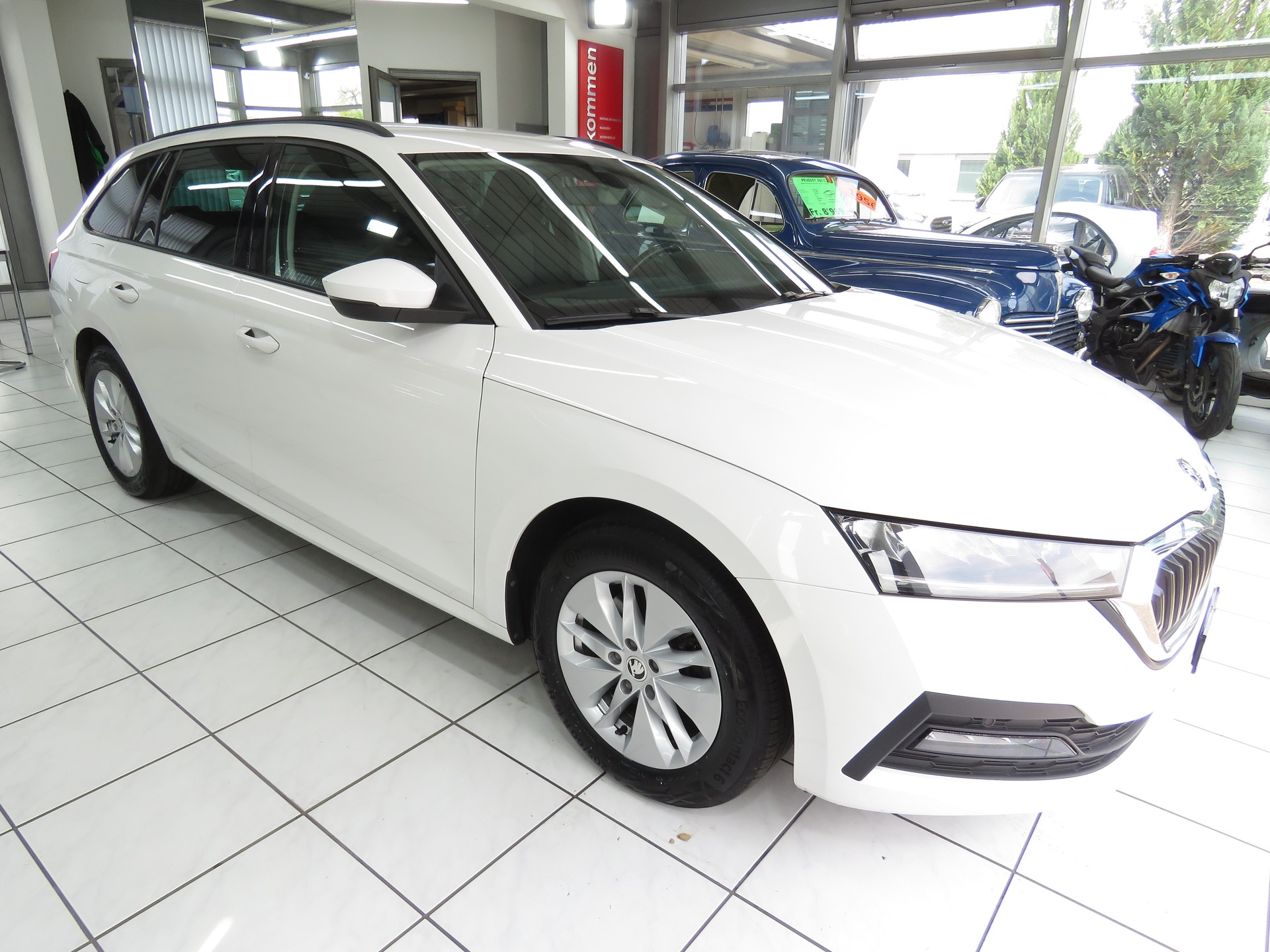SKODA Octavia Combi 2.0 TDI DSG Ambition 4x4 (Automat, AHK 2.0 t)-image-2