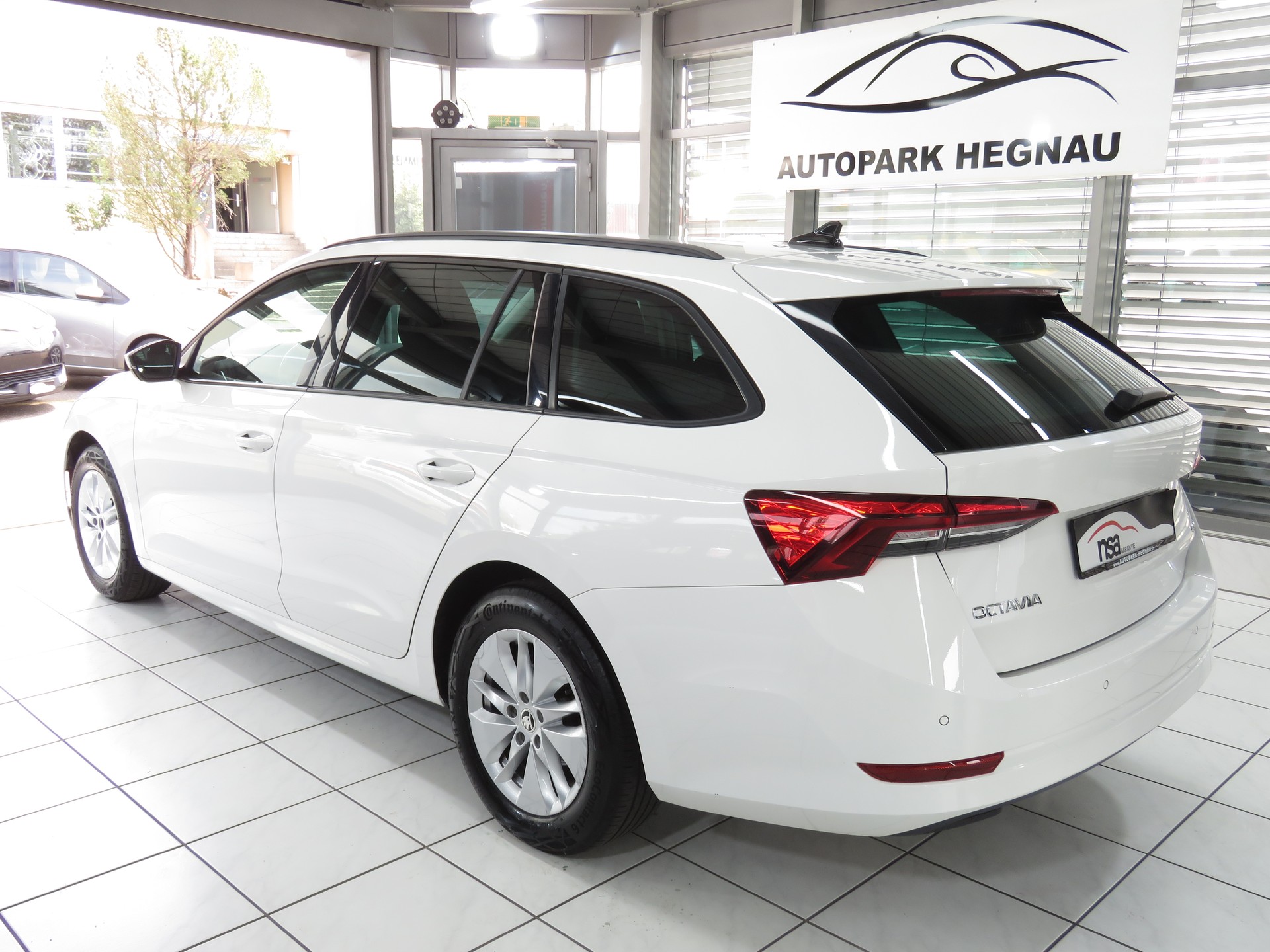 SKODA Octavia Combi 2.0 TDI DSG Ambition 4x4 (Automat, AHK 2.0 t)-image-6