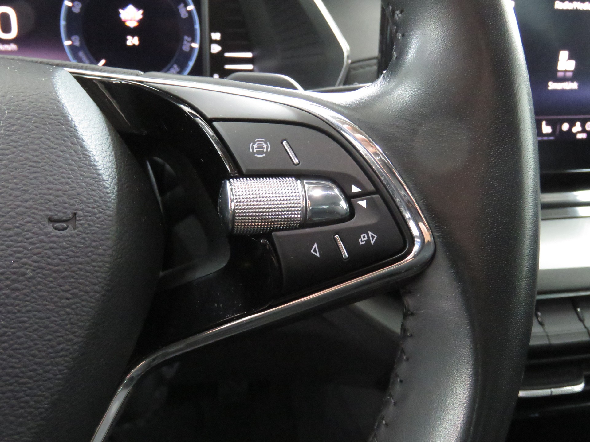 SKODA Octavia Combi 2.0 TDI DSG Ambition 4x4 (Automat, AHK 2.0 t)-image-20