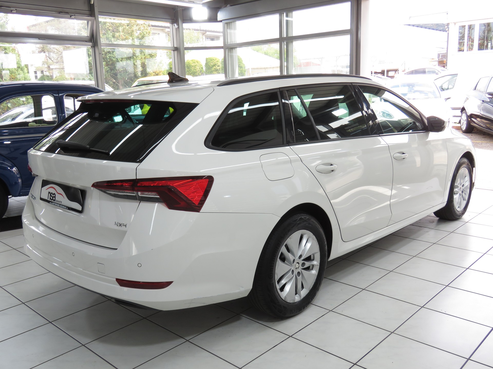SKODA Octavia Combi 2.0 TDI DSG Ambition 4x4 (Automat, AHK 2.0 t)-image-4