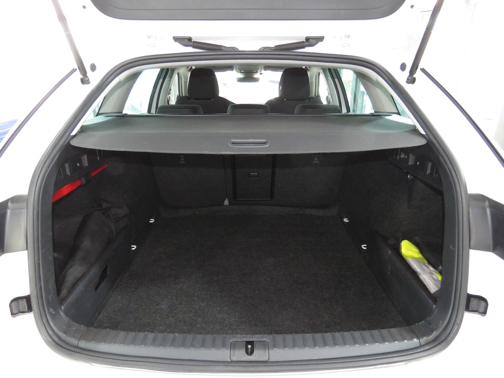 SKODA Octavia Combi 2.0 TDI DSG Ambition 4x4 (Automat, AHK 2.0 t)-image-11