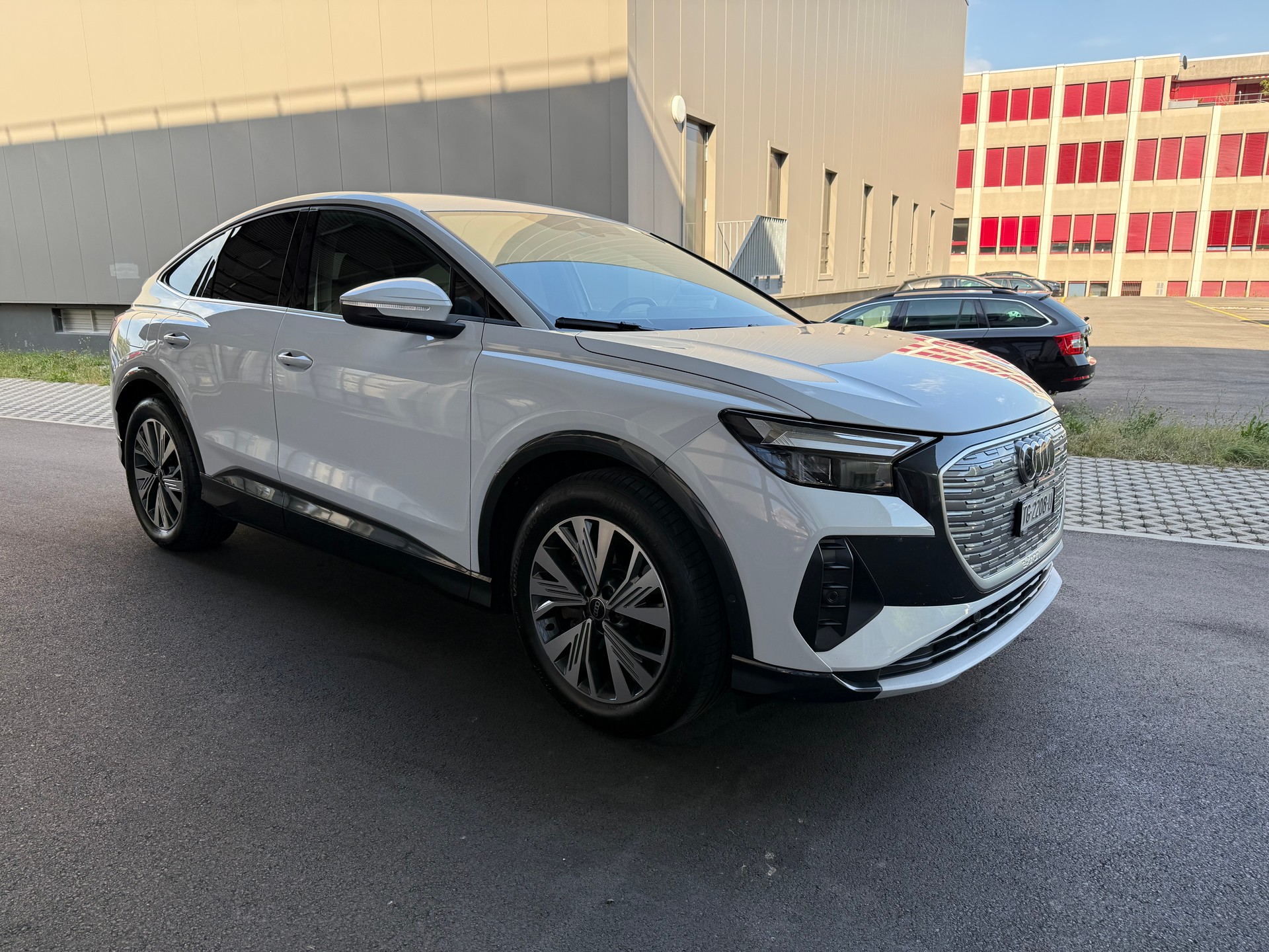 AUDI Q4 Sportback e-tron 50 quattro-image-5
