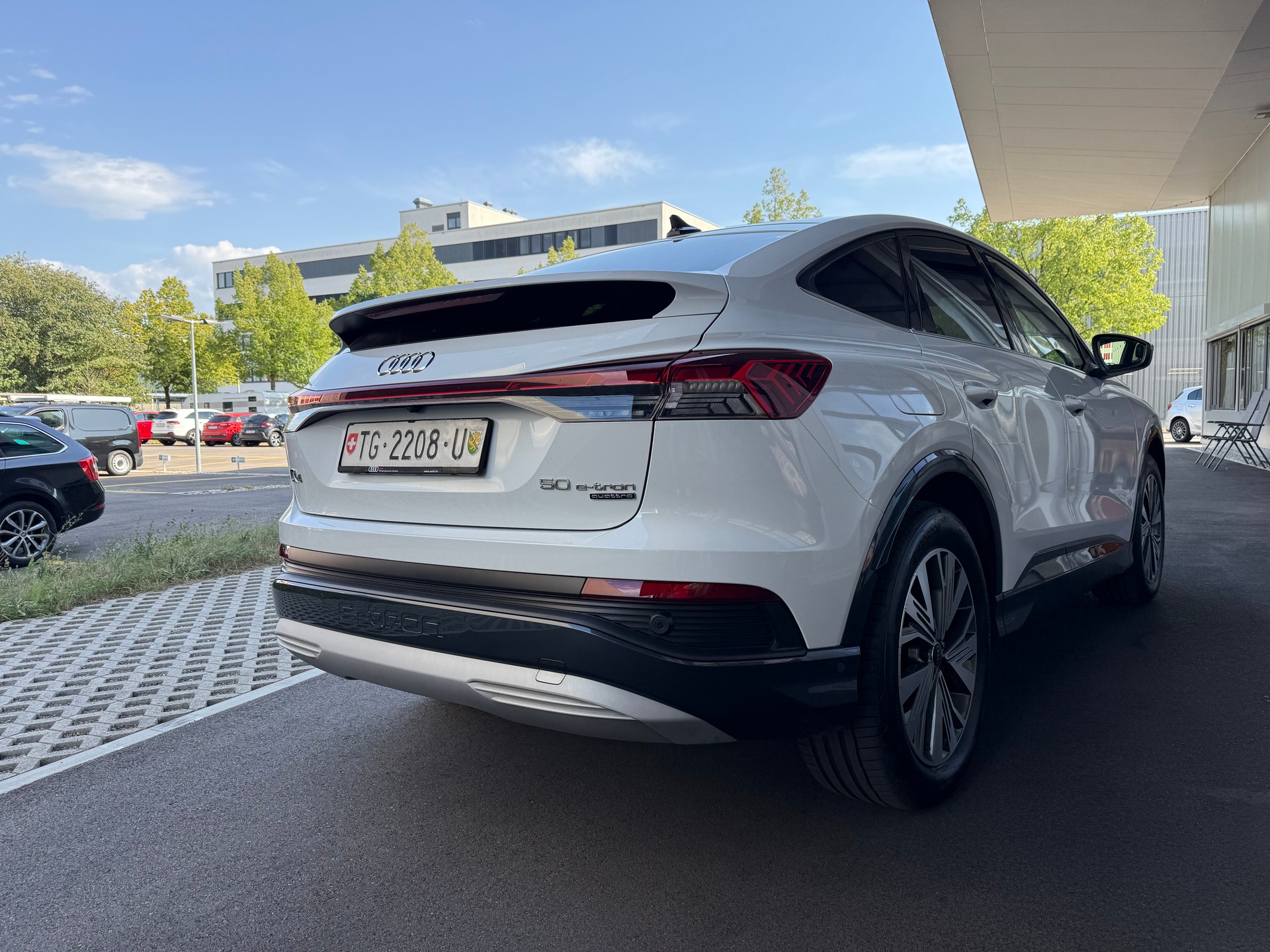 AUDI Q4 Sportback e-tron 50 quattro-image-3