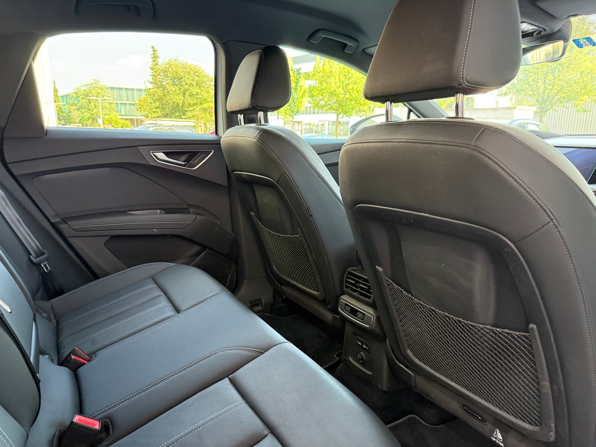 AUDI Q4 Sportback e-tron 50 quattro-image-9