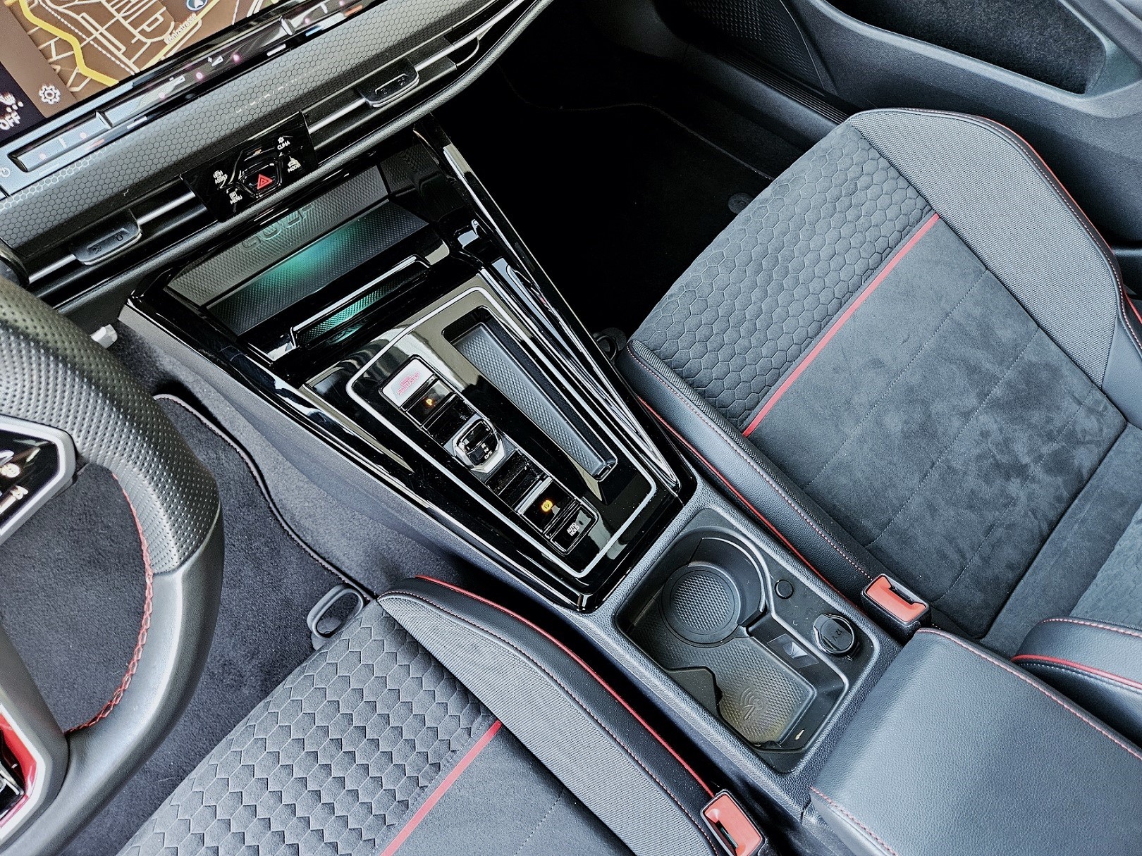 VW Golf 2.0 TSI GTI Clubsport DSG-image-28