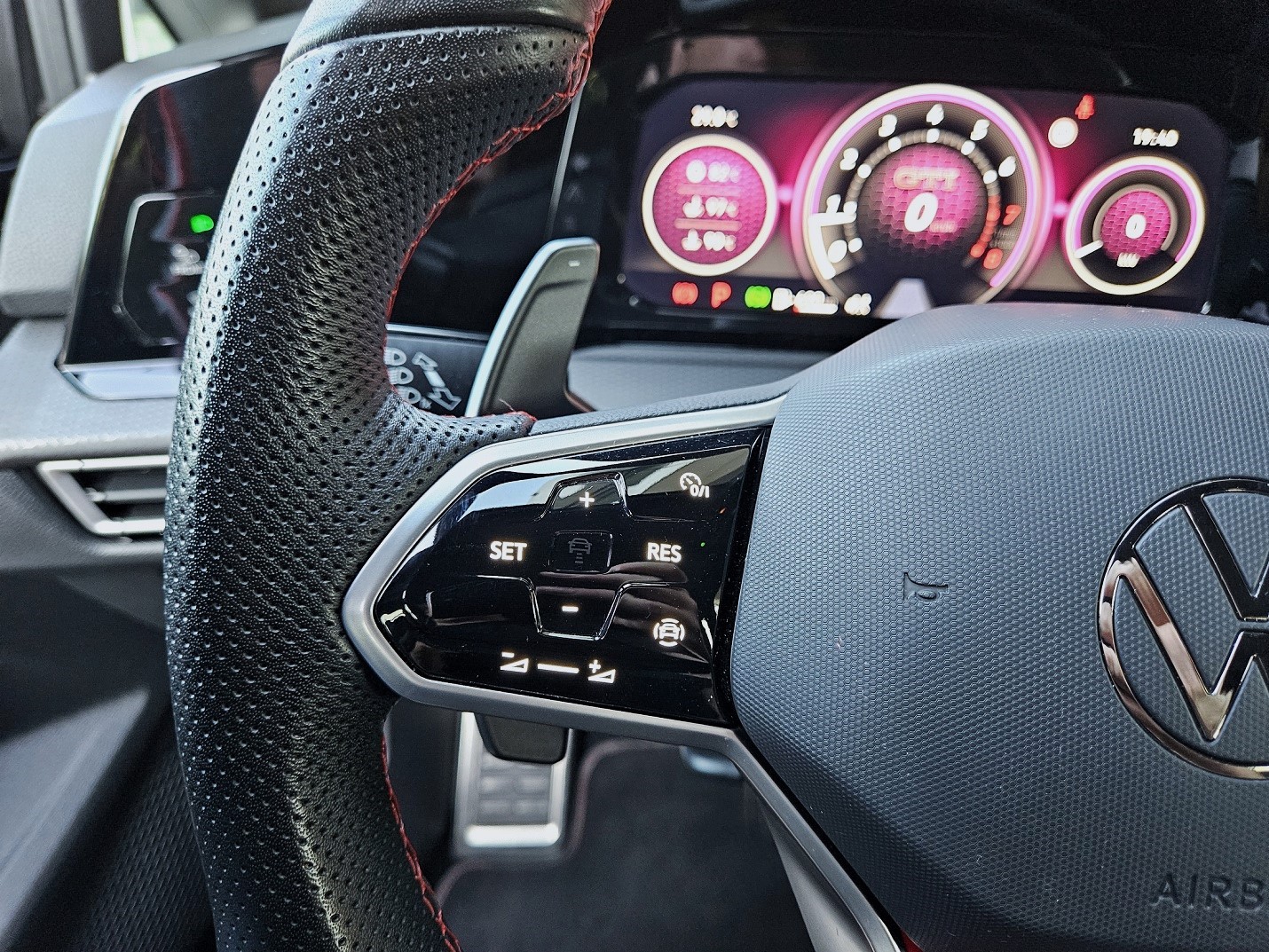 VW Golf 2.0 TSI GTI Clubsport DSG-image-25