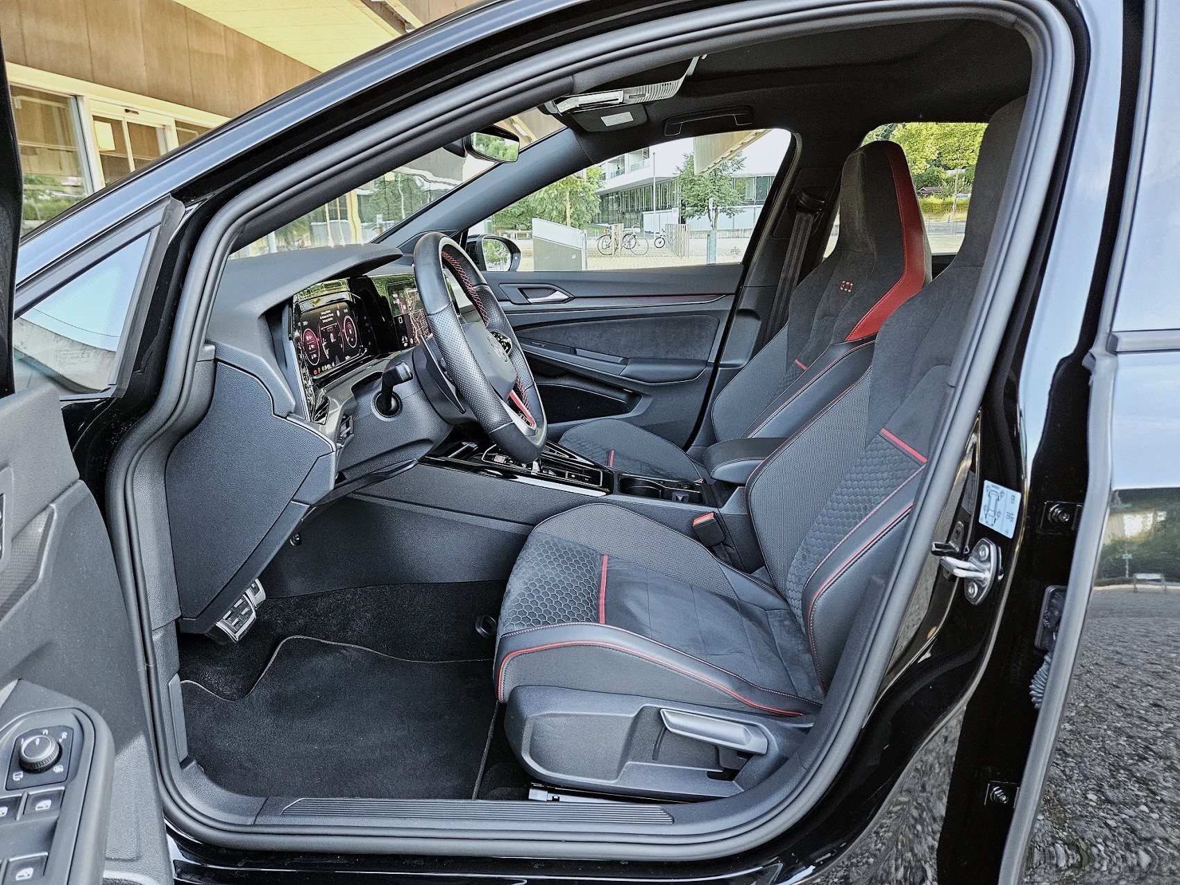 VW Golf 2.0 TSI GTI Clubsport DSG-image-19