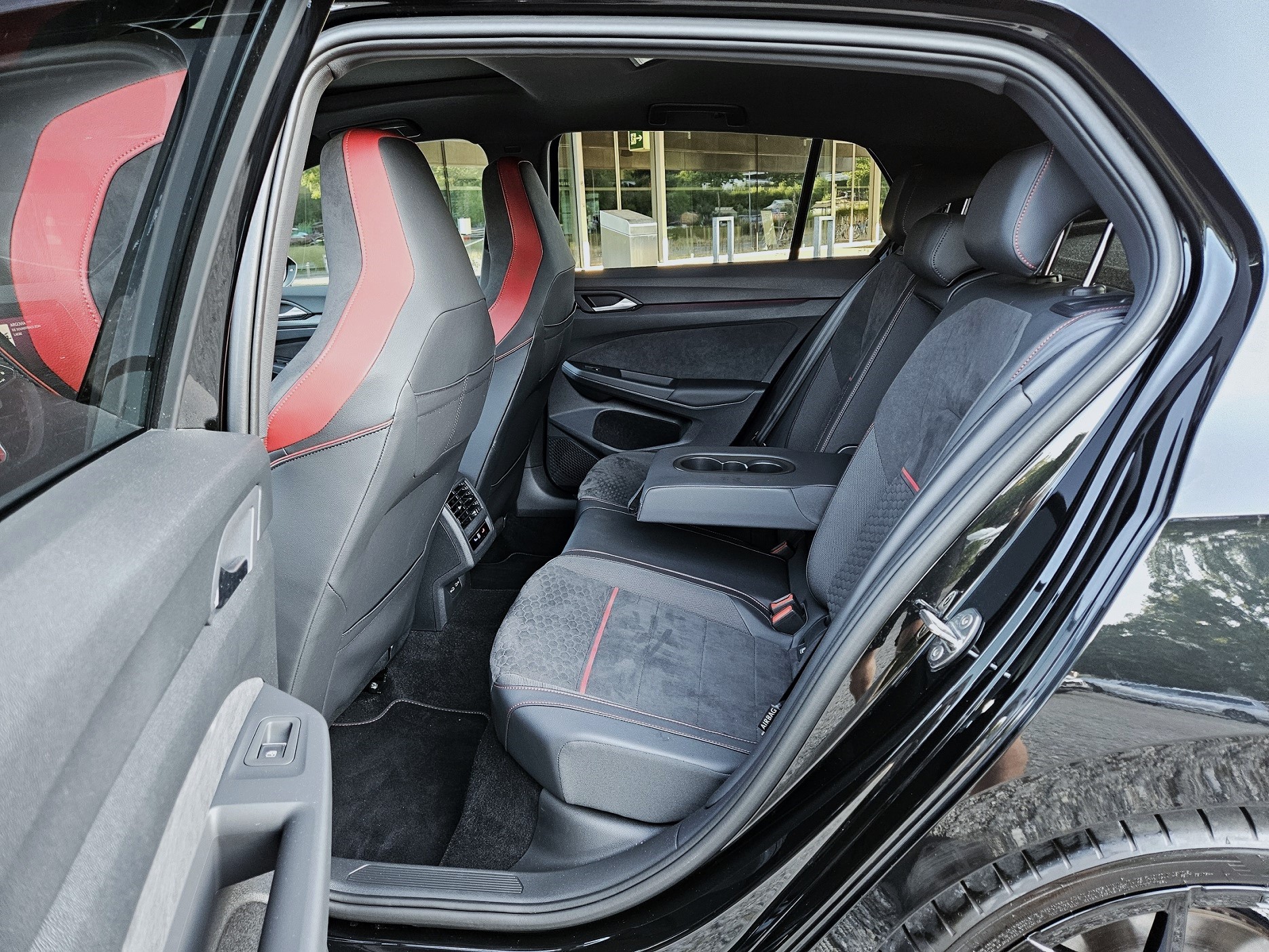 VW Golf 2.0 TSI GTI Clubsport DSG-image-29