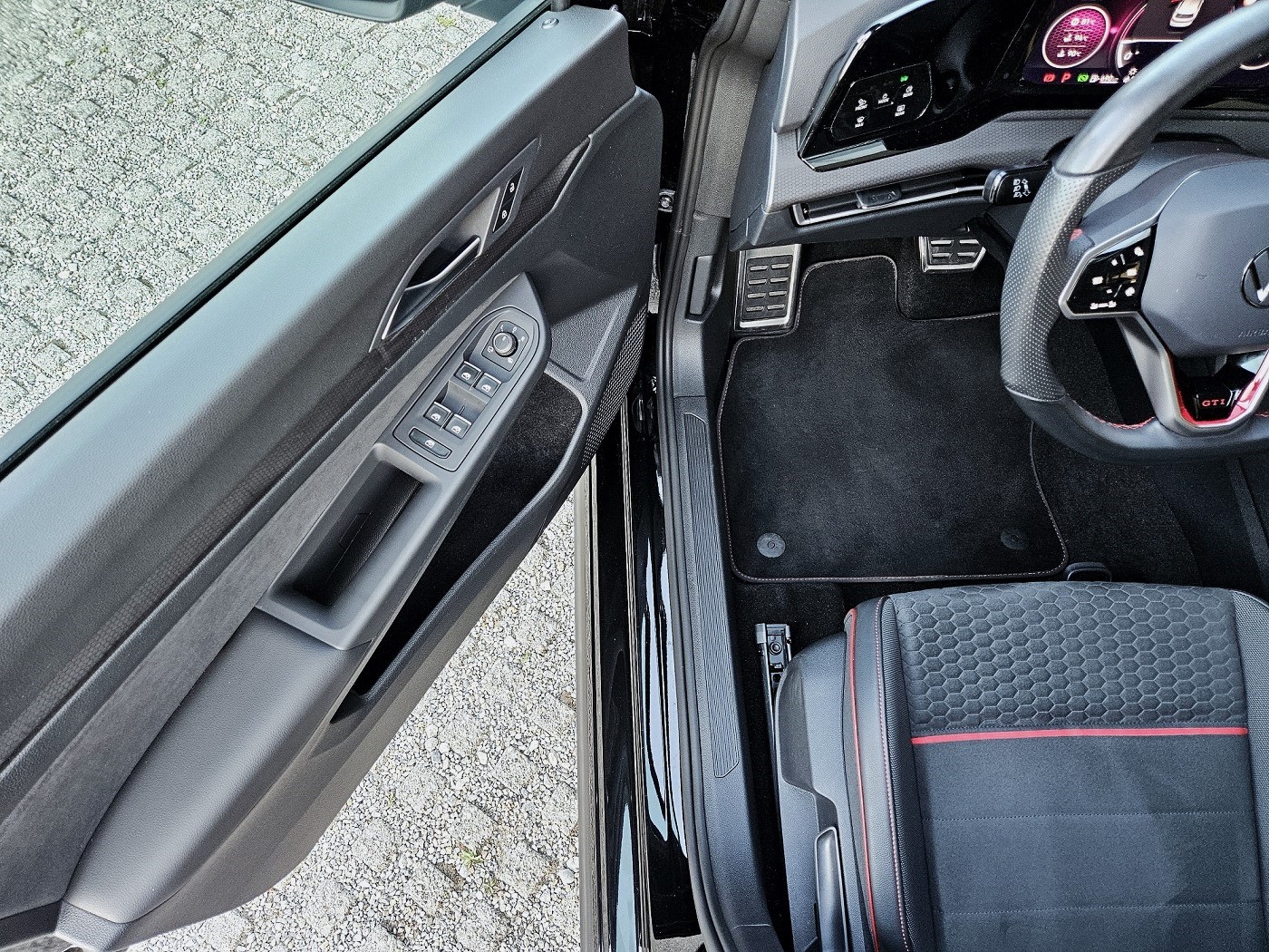 VW Golf 2.0 TSI GTI Clubsport DSG-image-18