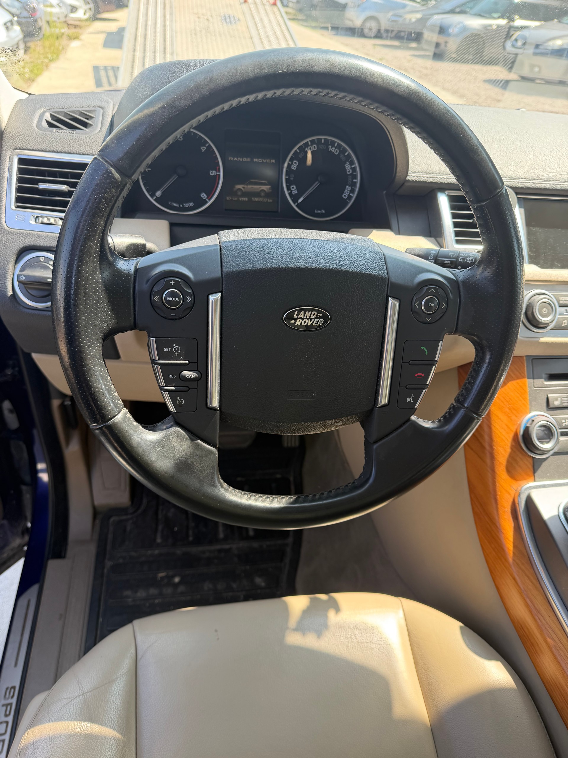 LAND ROVER Range Rover Sport 3.0 TDV6 HSE Automatic-image-9