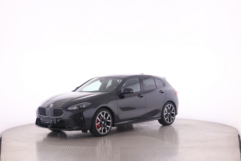 BMW 120i-image-11