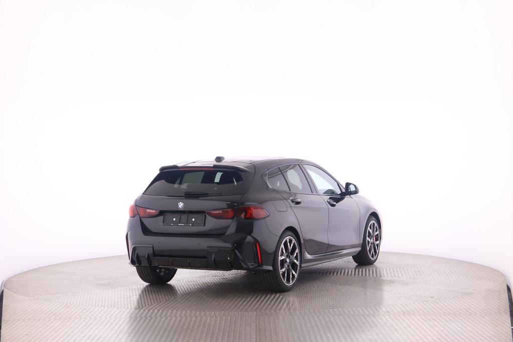 BMW 120i-image-6