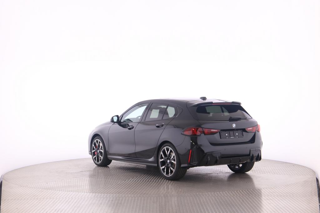 BMW 120i-image-5