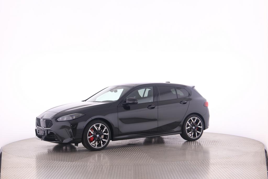 BMW 120i-image-12