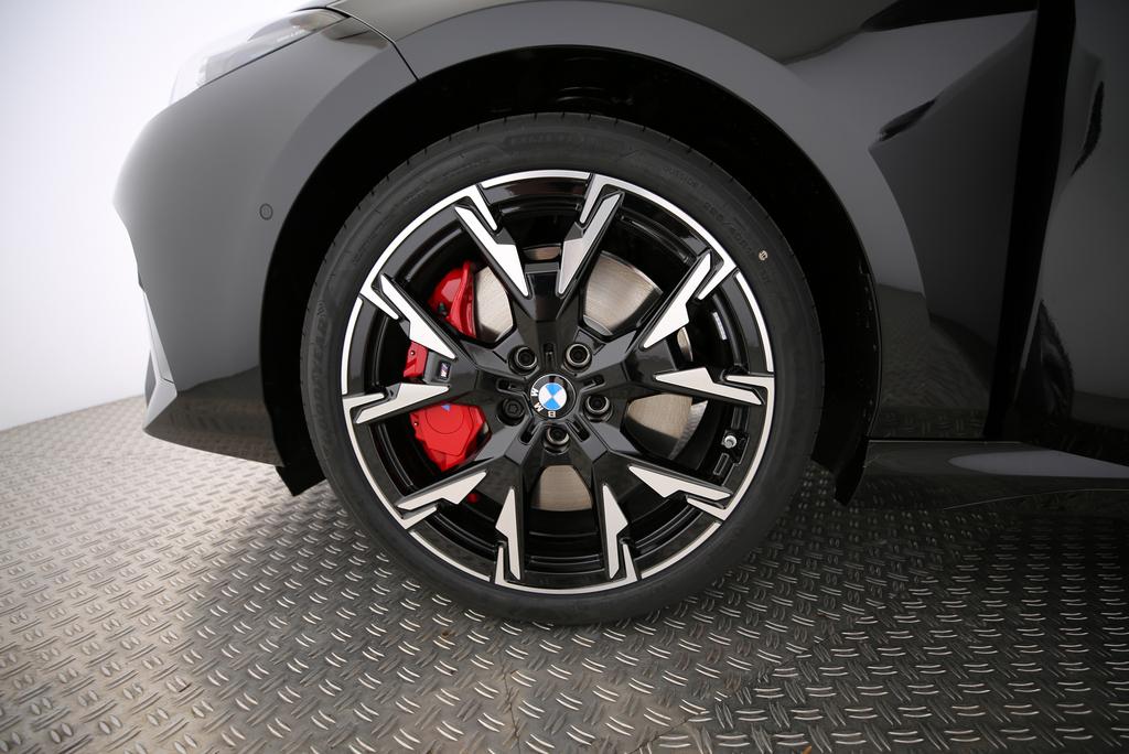 BMW 120i-image-13