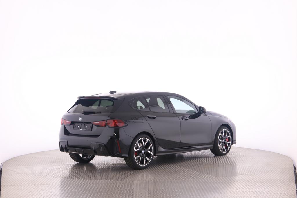 BMW 120i-image-7